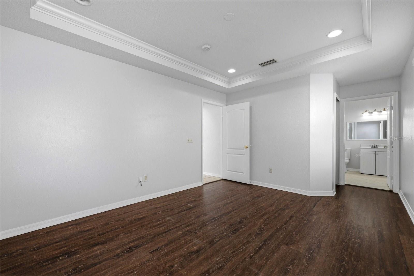 8123 CANTERBURY LAKE BLVD, TAMPA, FL, 33619