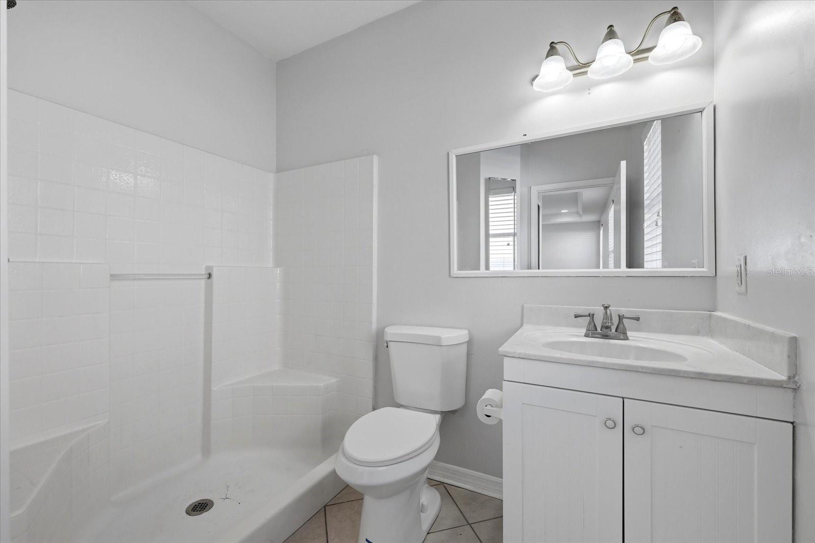 8123 CANTERBURY LAKE BLVD, TAMPA, FL, 33619