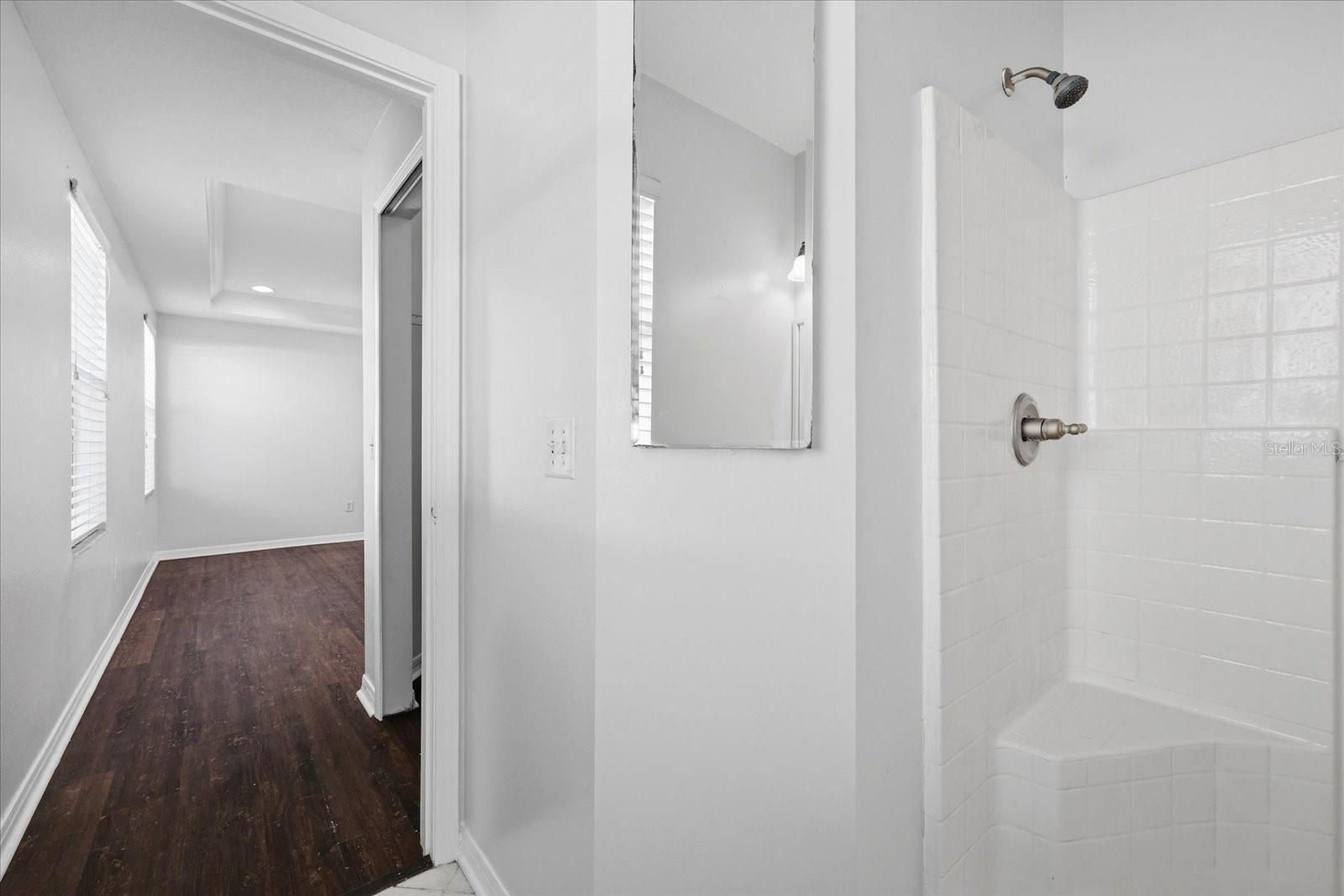 8123 CANTERBURY LAKE BLVD, TAMPA, FL, 33619