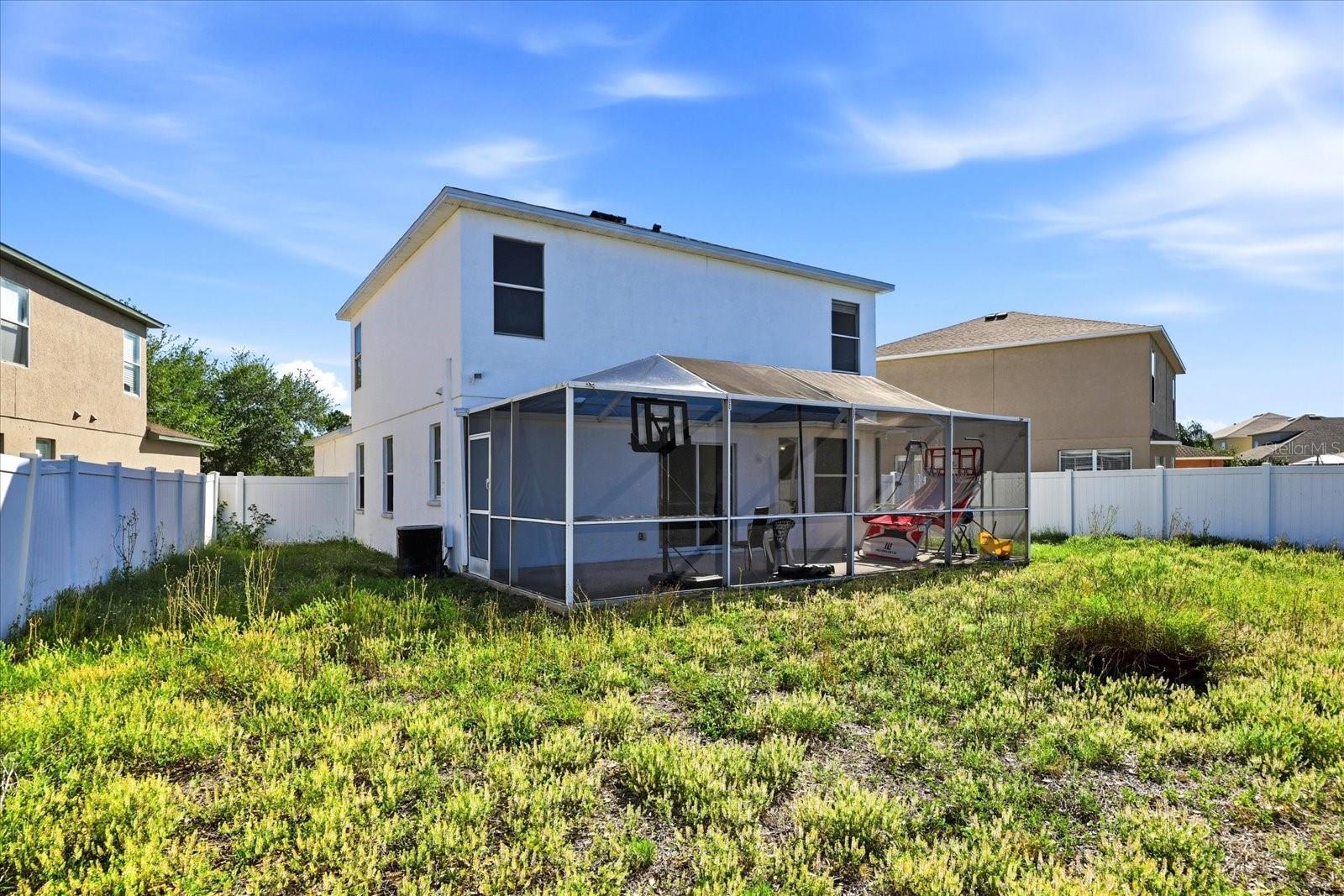 8123 CANTERBURY LAKE BLVD, TAMPA, FL, 33619