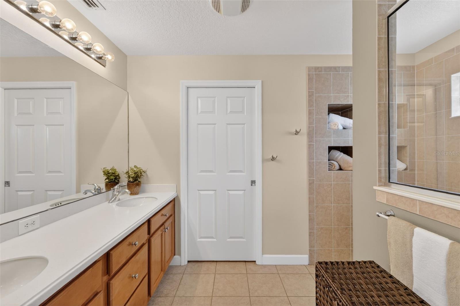 2359 WAKEFIELD WAY, MOUNT DORA, FL, 32757