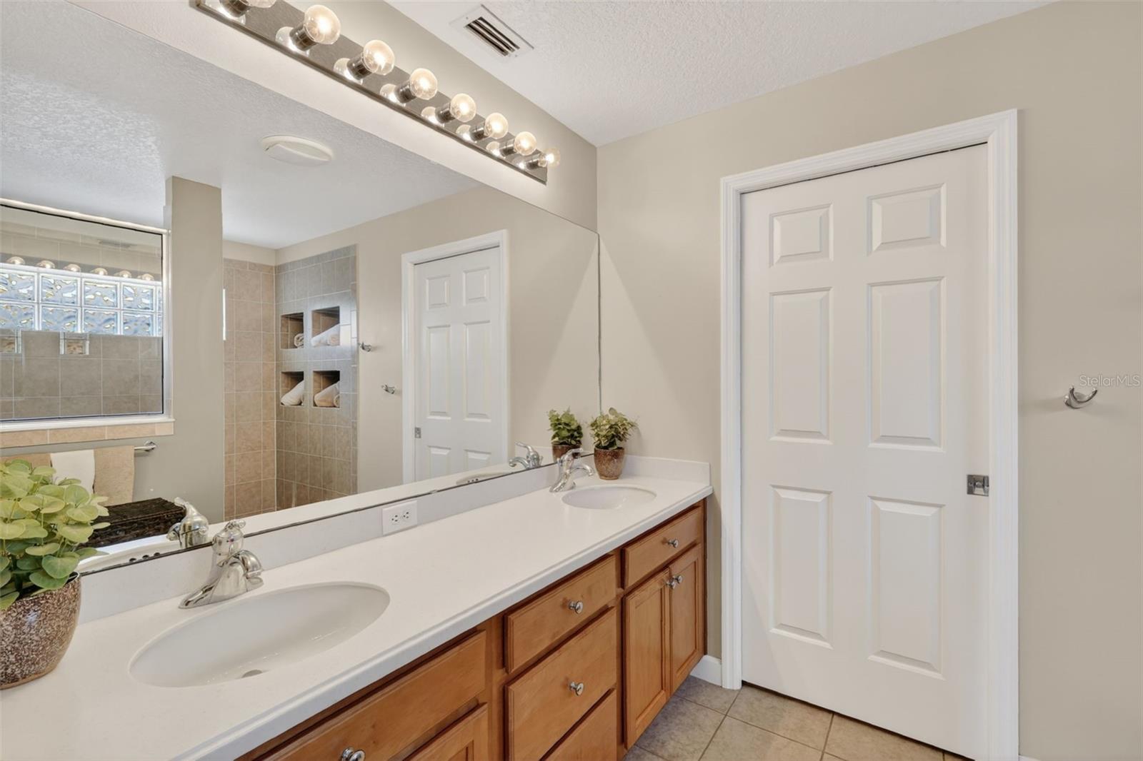 2359 WAKEFIELD WAY, MOUNT DORA, FL, 32757