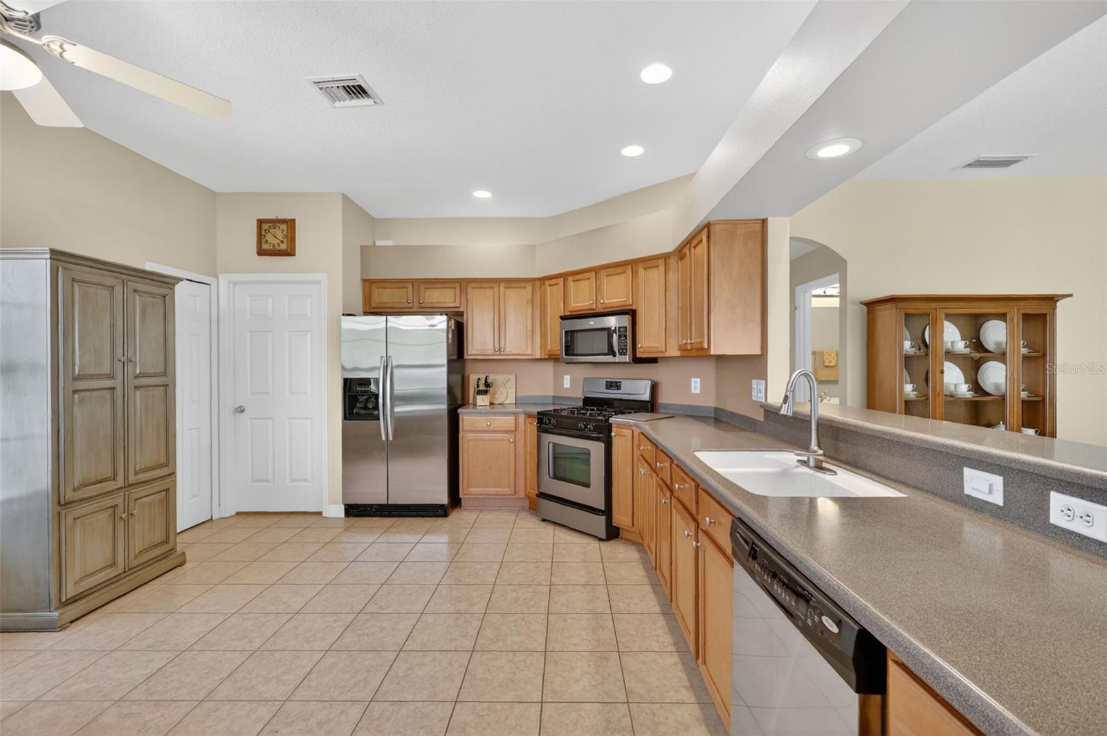 2359 WAKEFIELD WAY, MOUNT DORA, FL, 32757