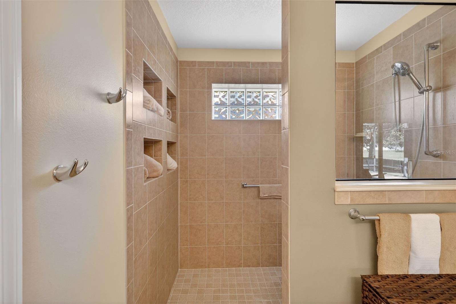 2359 WAKEFIELD WAY, MOUNT DORA, FL, 32757