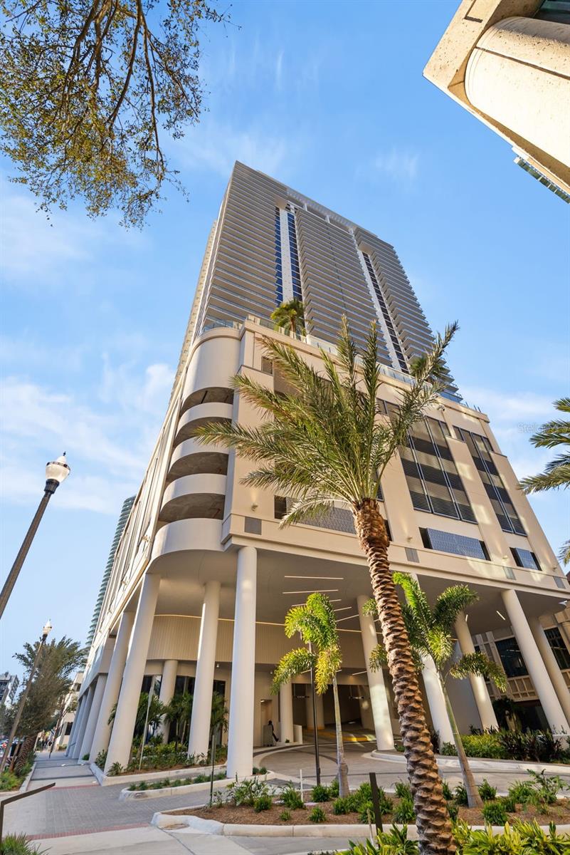 275 1ST AVE S #1405, ST PETERSBURG, FL, 33701