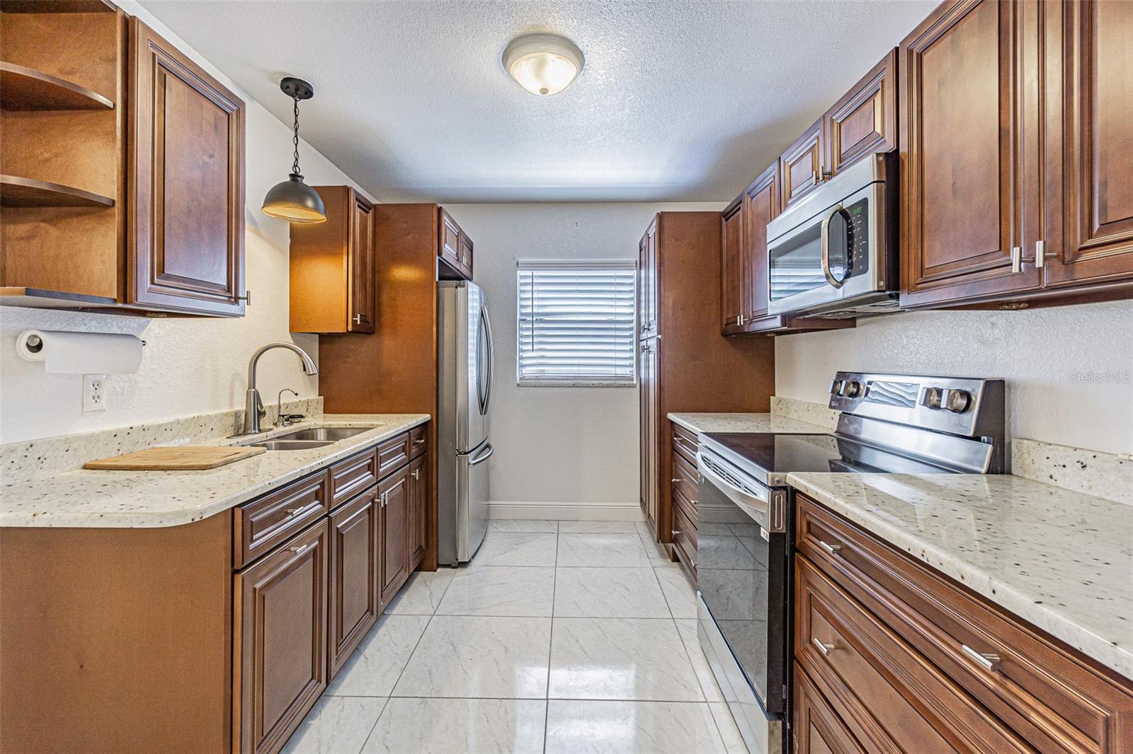 5617 HALIFAX DR, TAMPA, FL, 33615