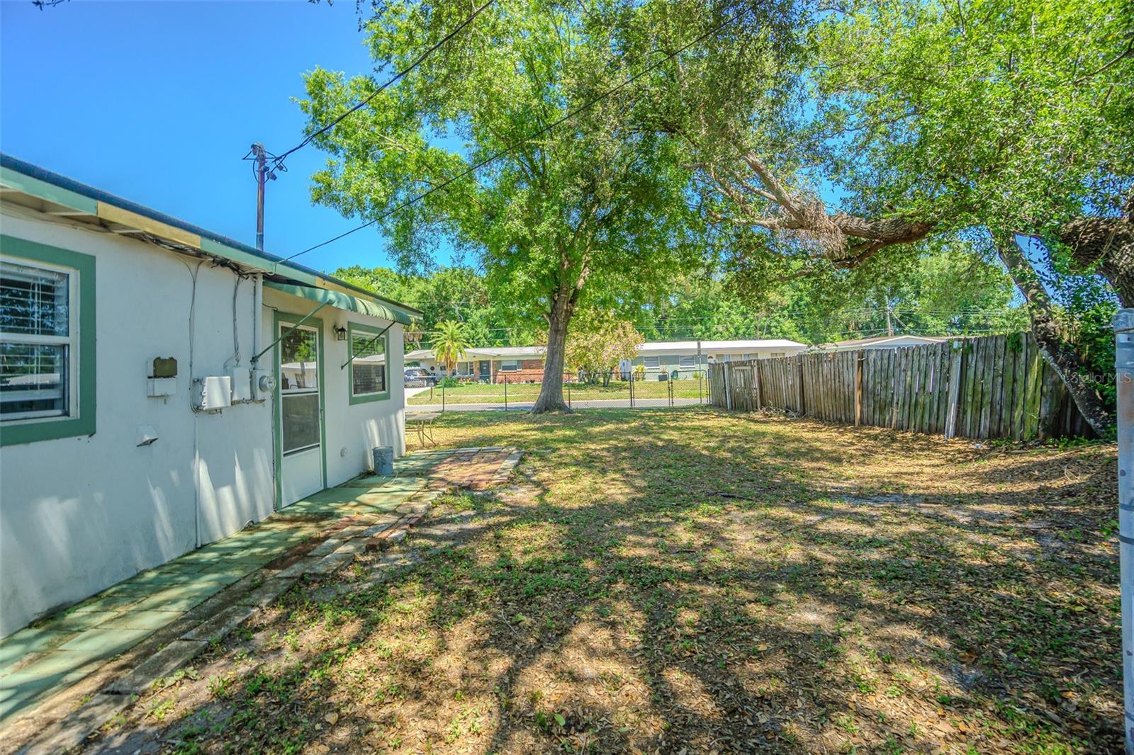 5617 HALIFAX DR, TAMPA, FL, 33615