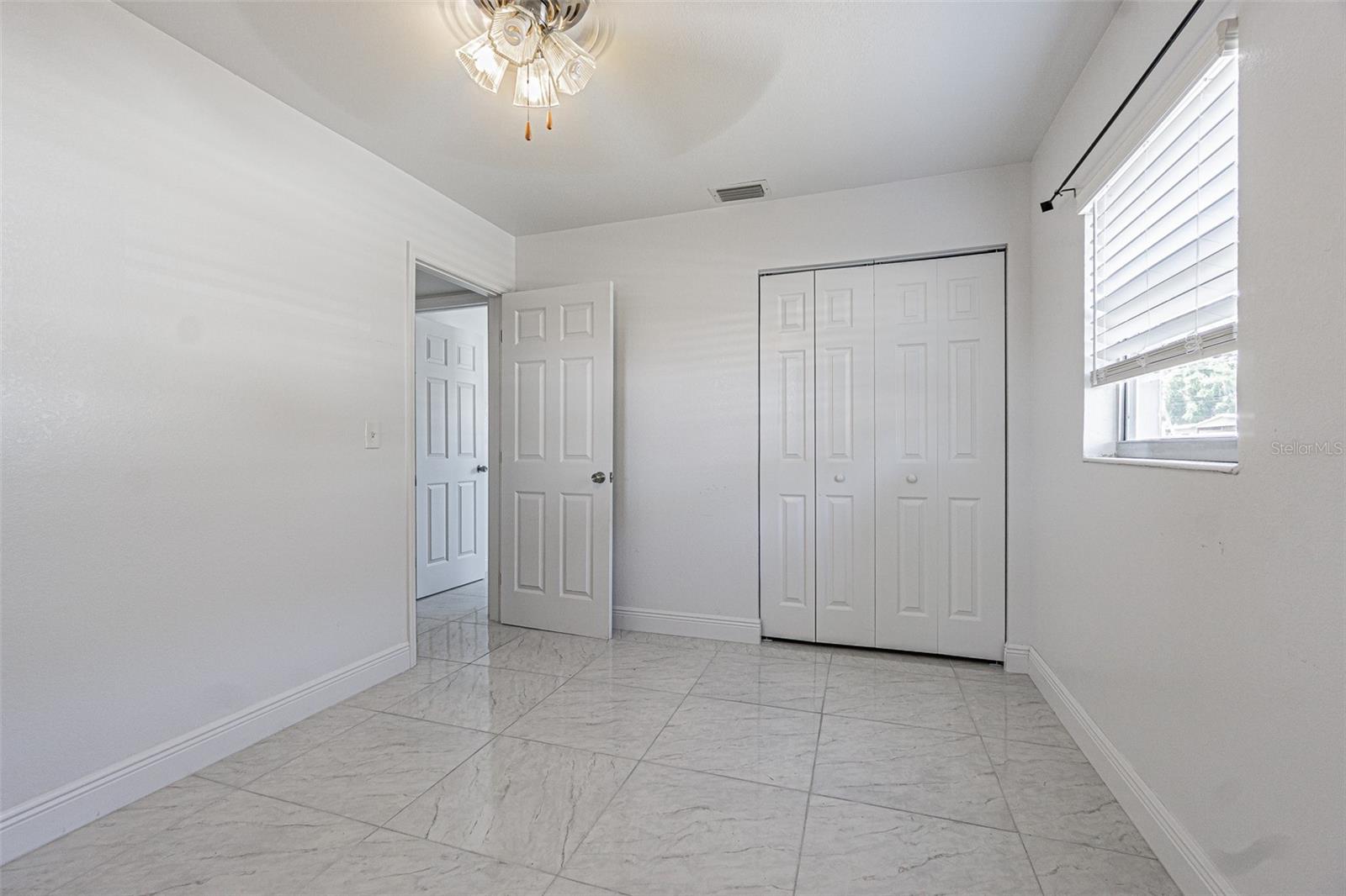 5617 HALIFAX DR, TAMPA, FL, 33615