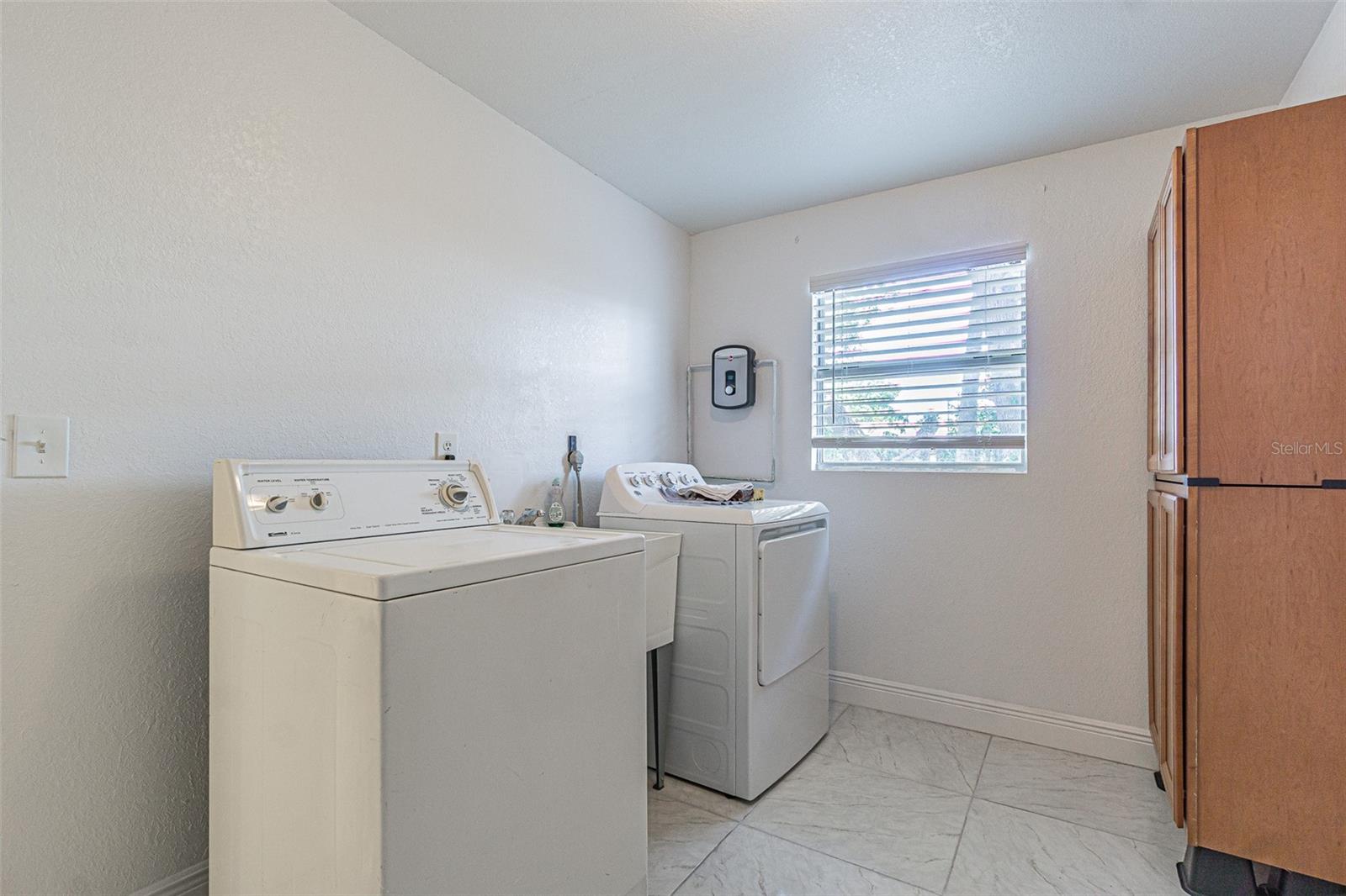 5617 HALIFAX DR, TAMPA, FL, 33615