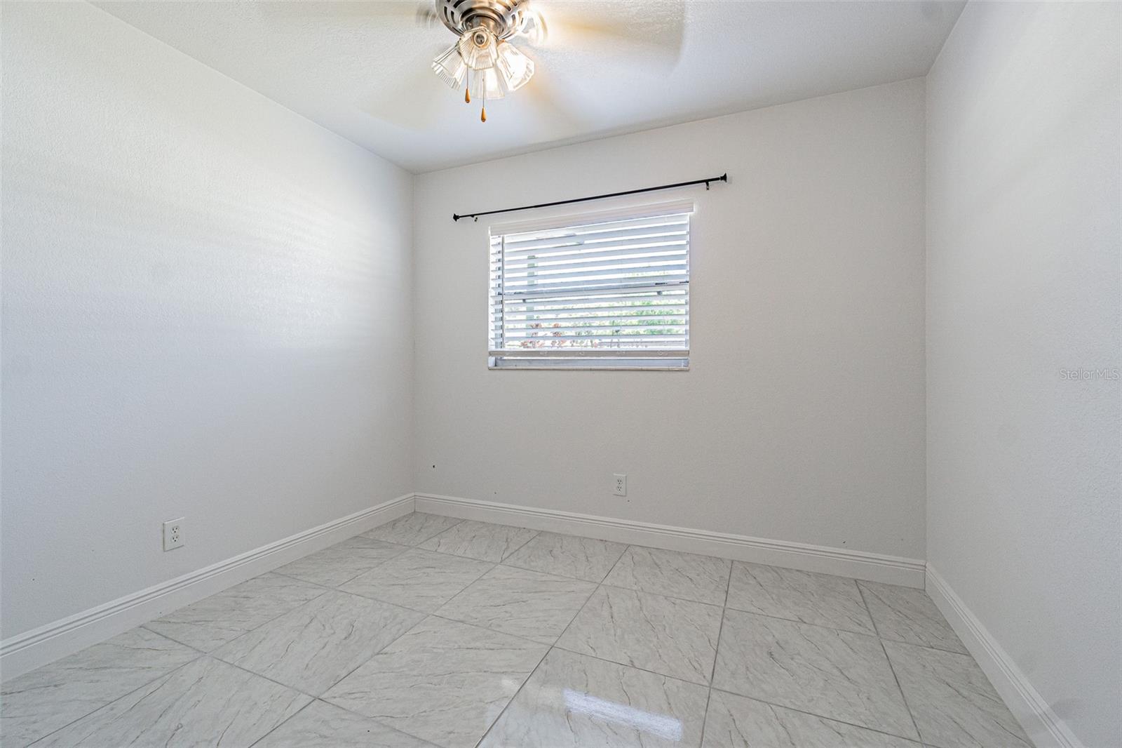 5617 HALIFAX DR, TAMPA, FL, 33615