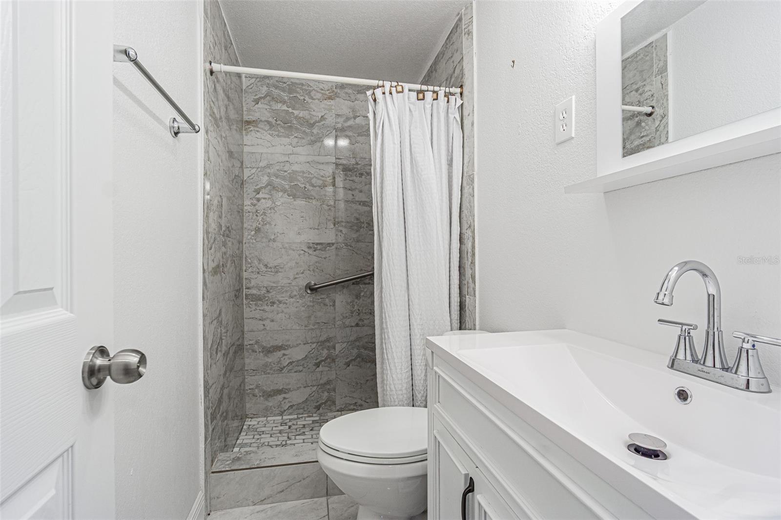 5617 HALIFAX DR, TAMPA, FL, 33615