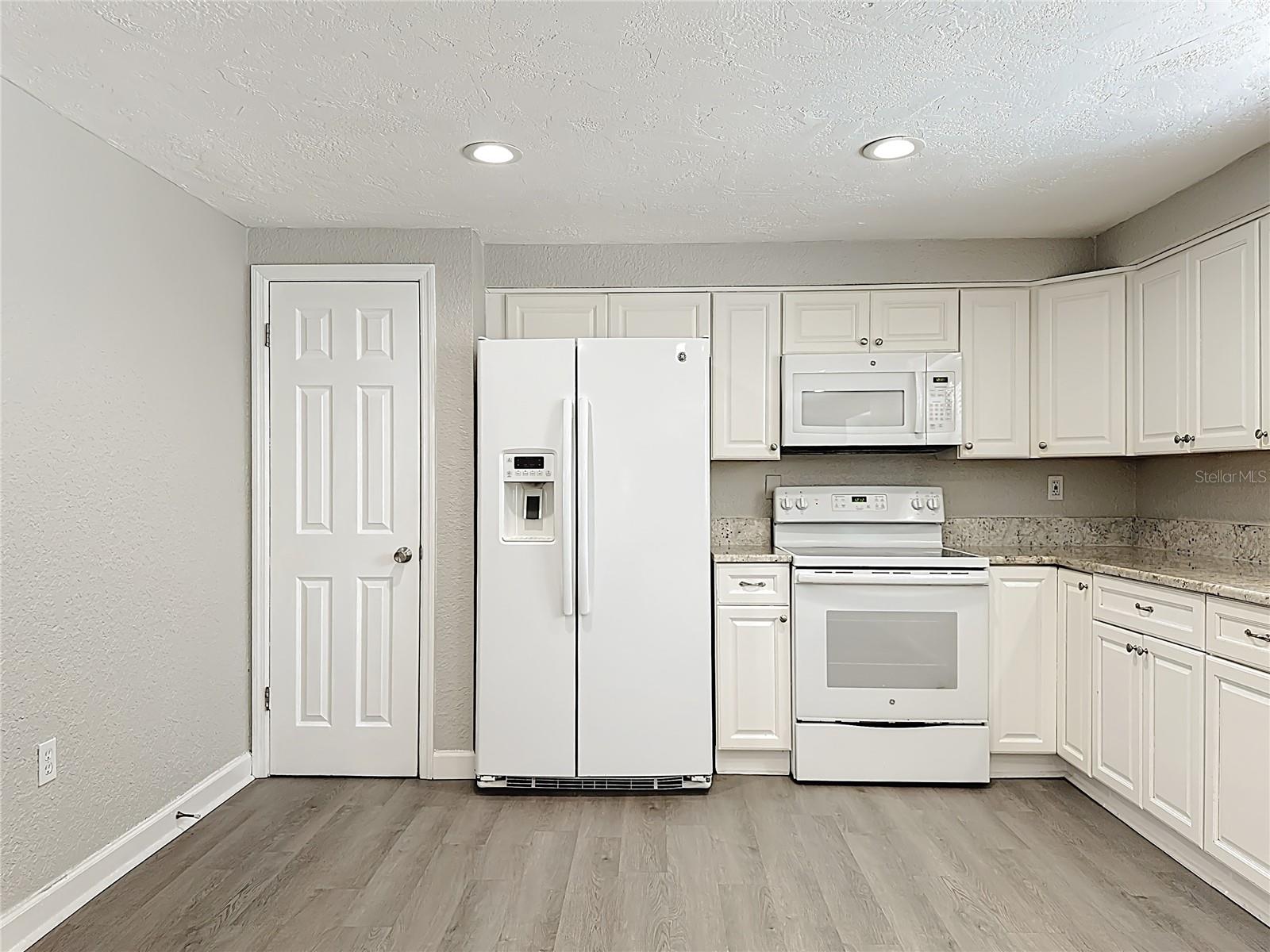 2144 OAK TER, SARASOTA, FL, 34231