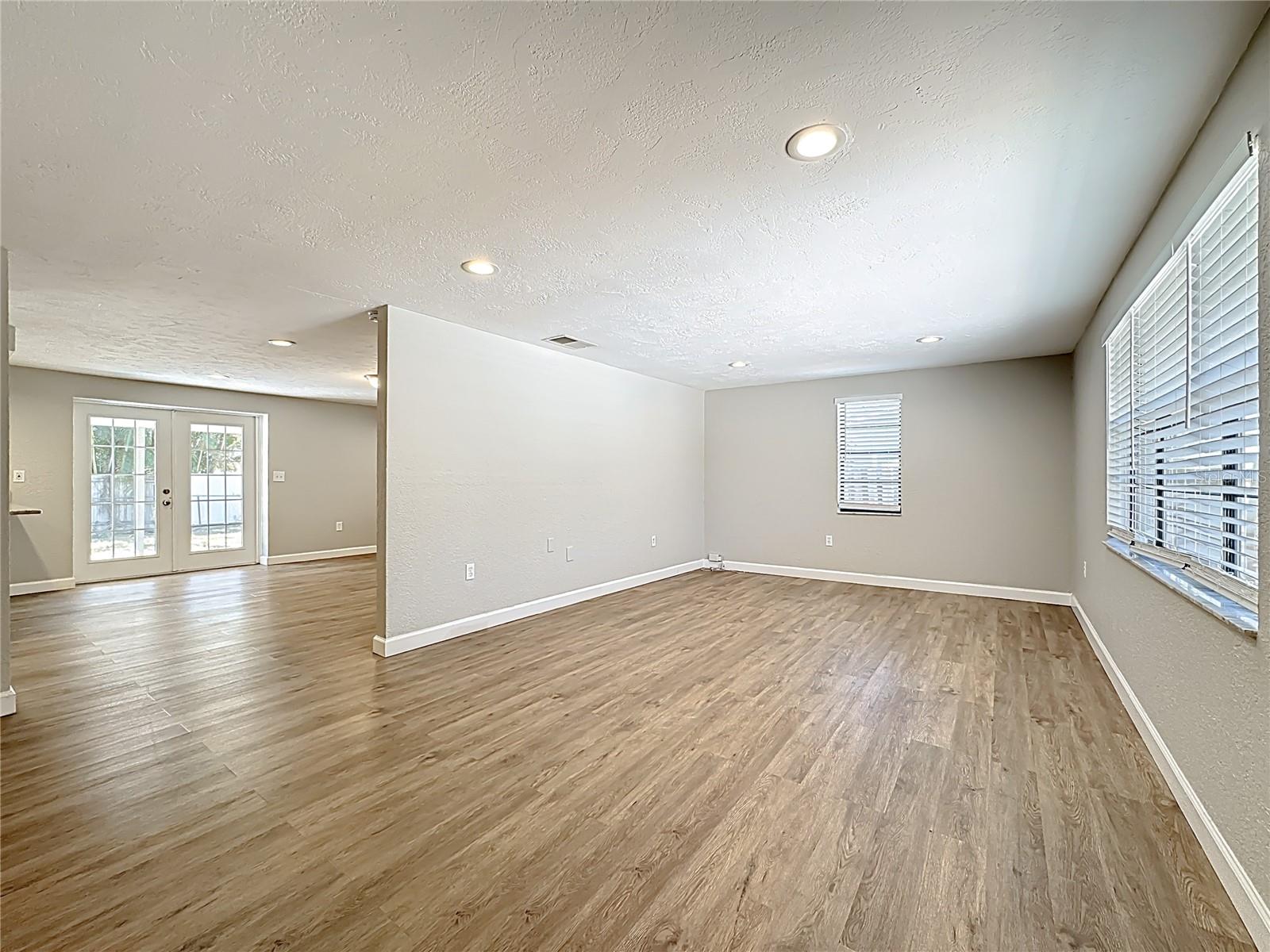 2144 OAK TER, SARASOTA, FL, 34231