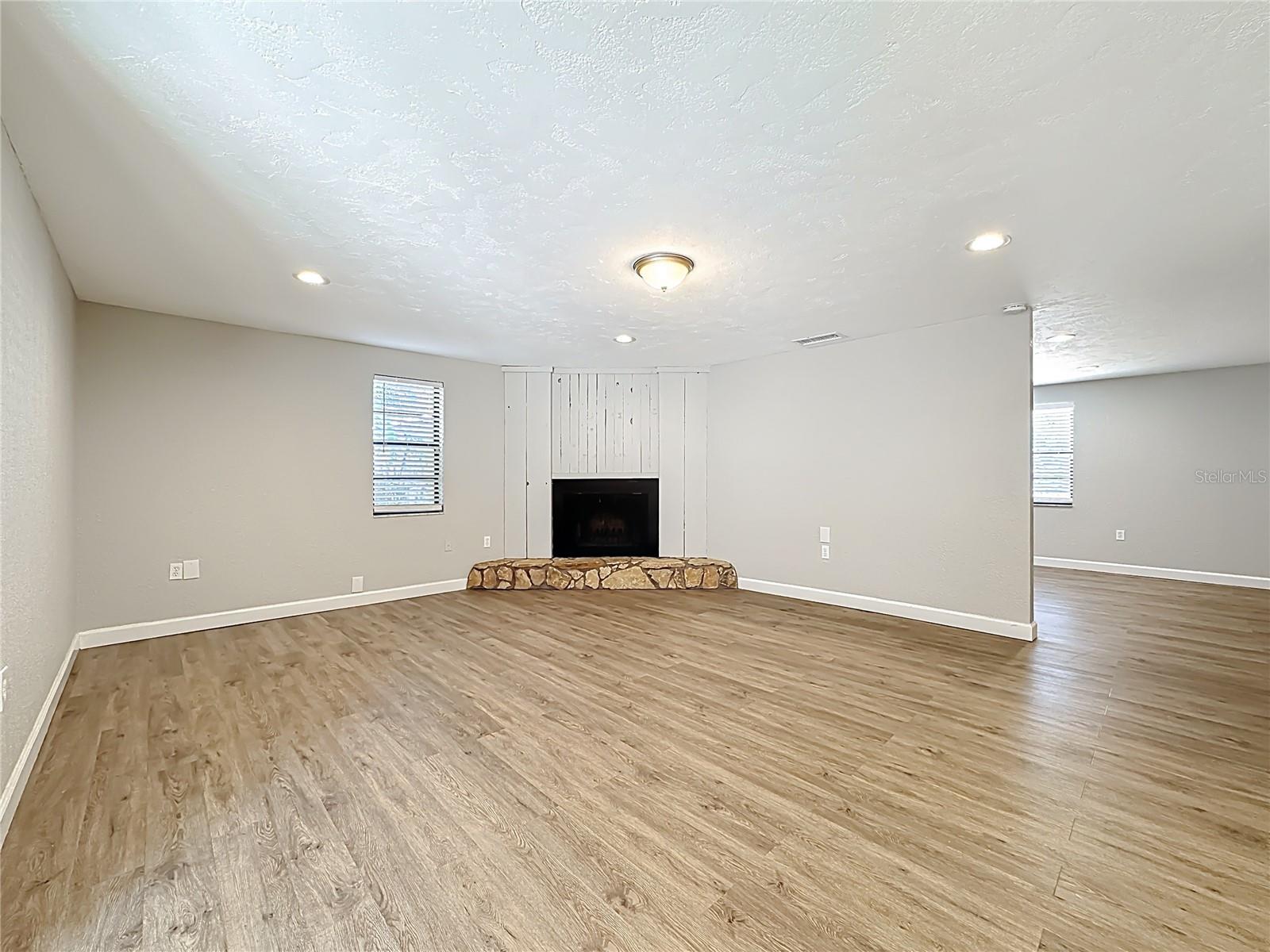 2144 OAK TER, SARASOTA, FL, 34231