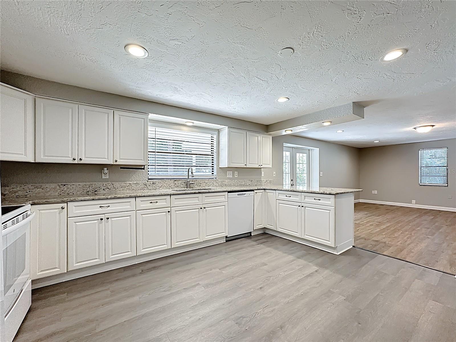 2144 OAK TER, SARASOTA, FL, 34231