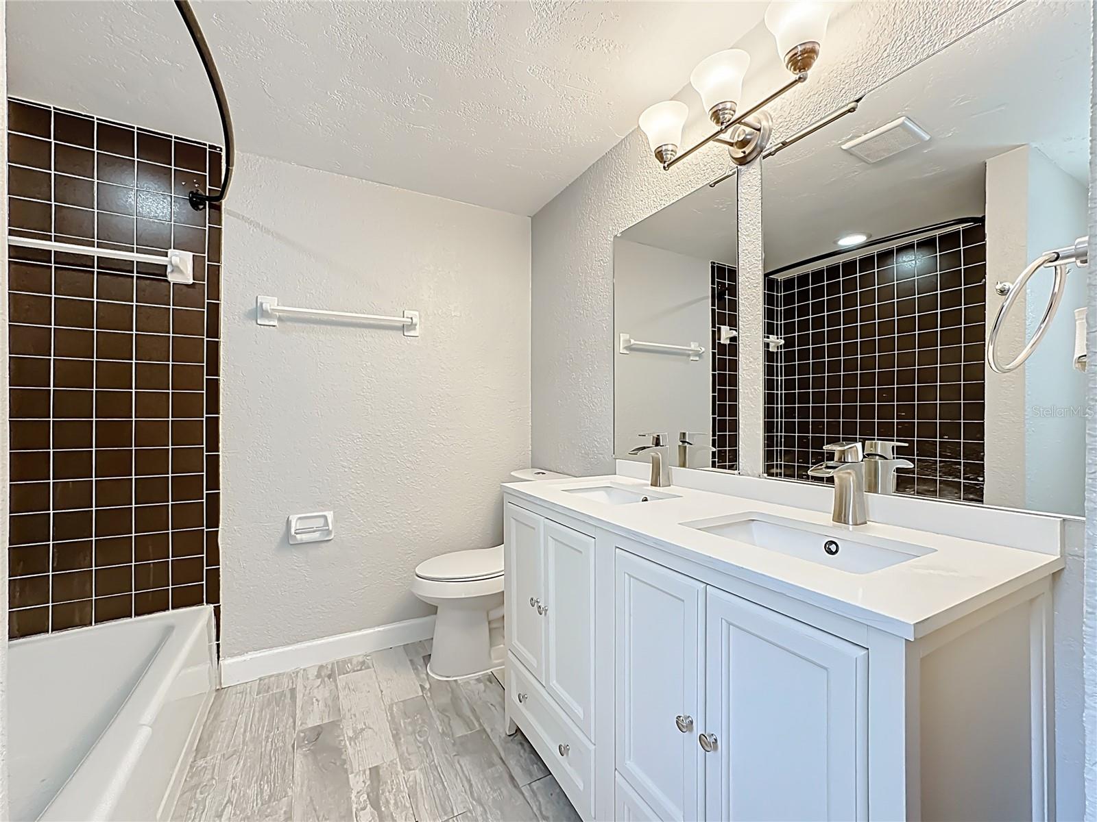 2144 OAK TER, SARASOTA, FL, 34231