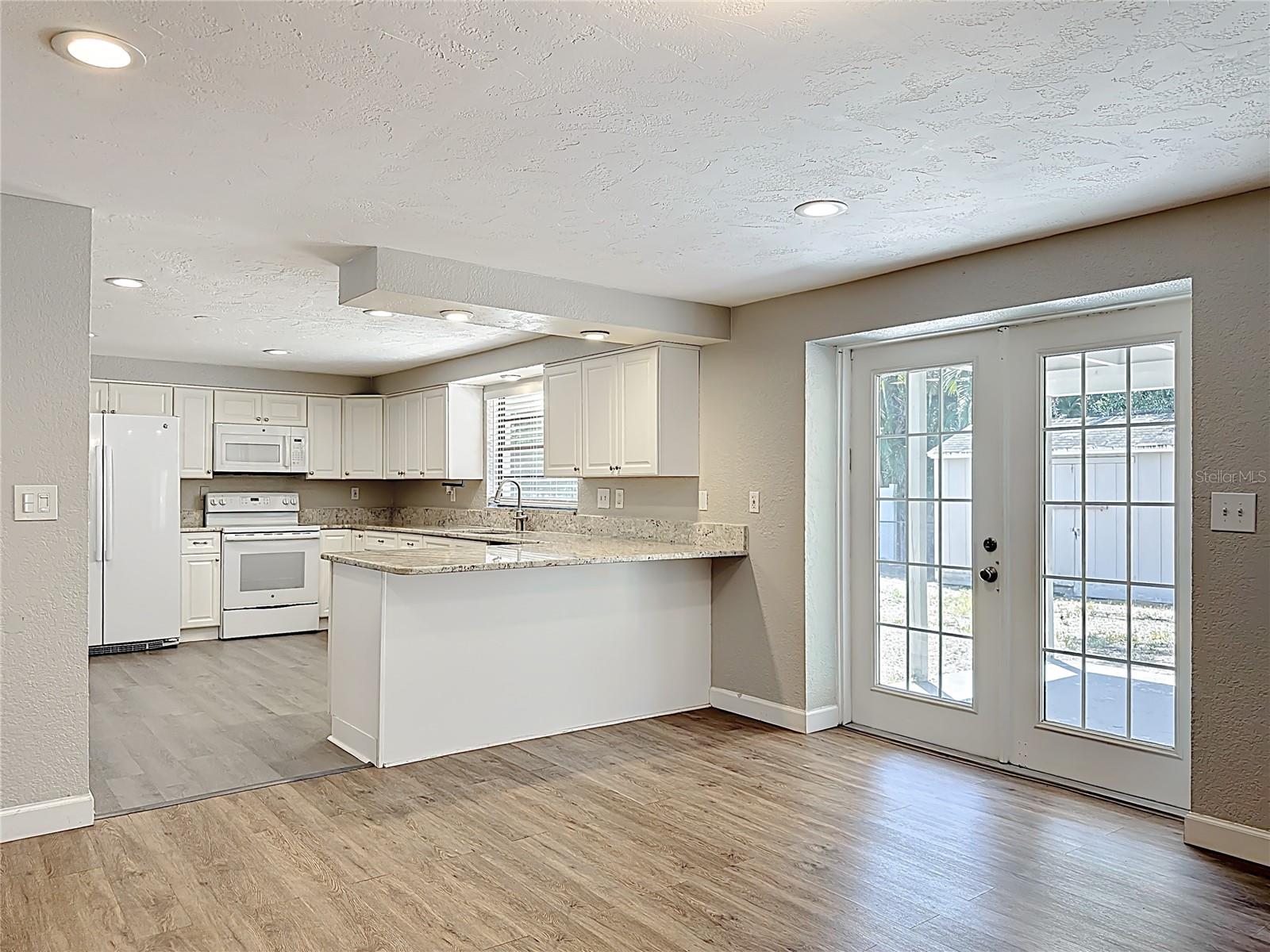 2144 OAK TER, SARASOTA, FL, 34231