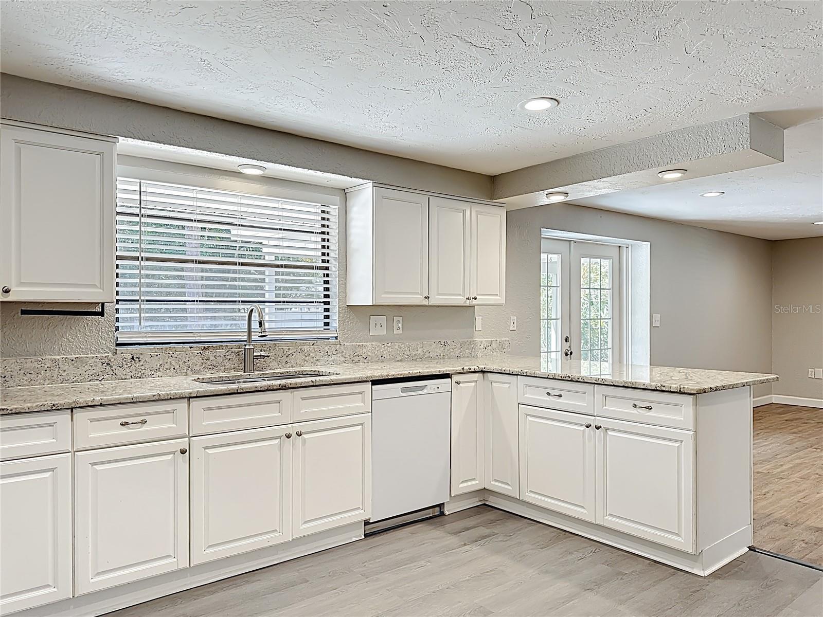 2144 OAK TER, SARASOTA, FL, 34231