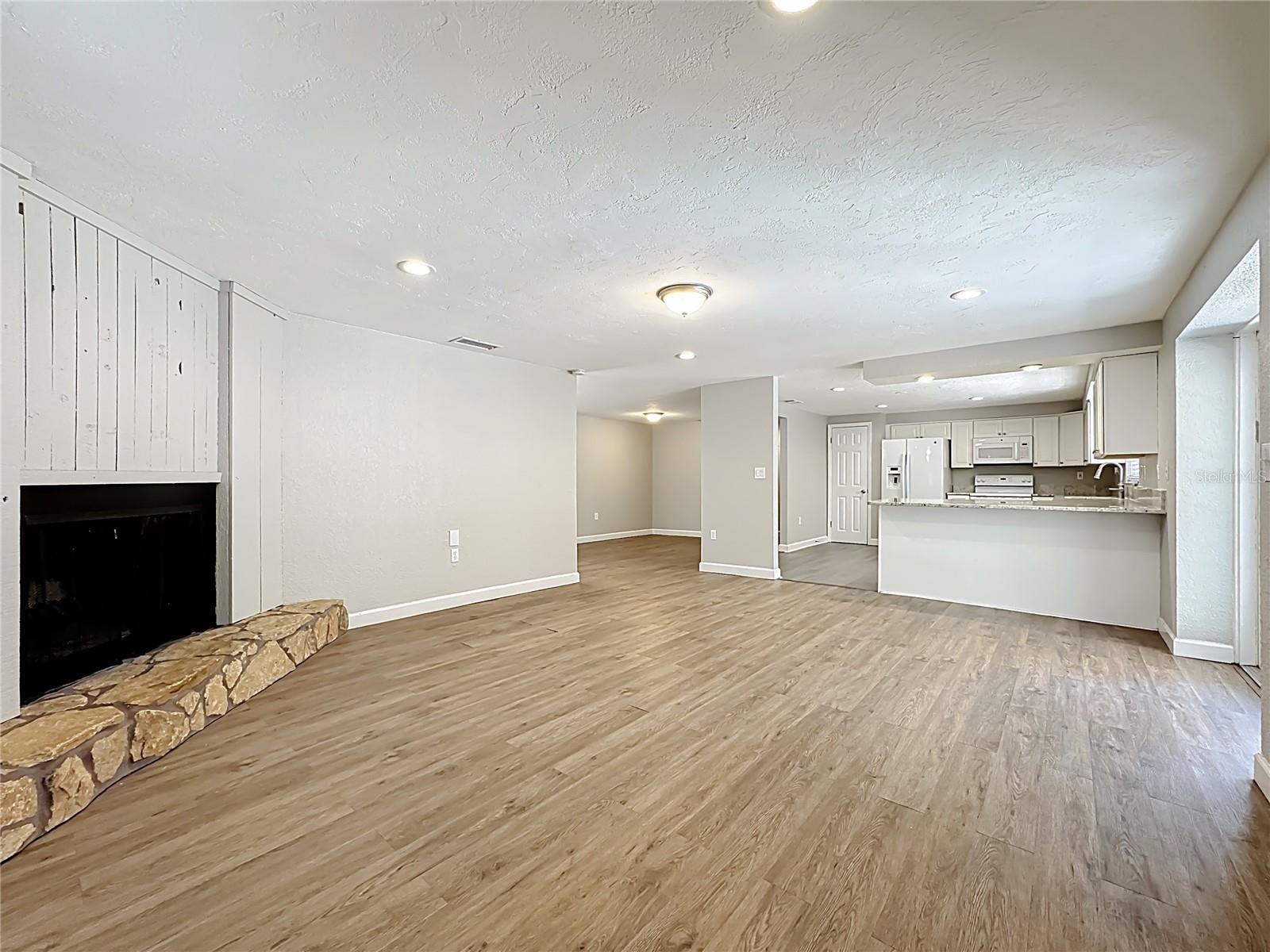 2144 OAK TER, SARASOTA, FL, 34231