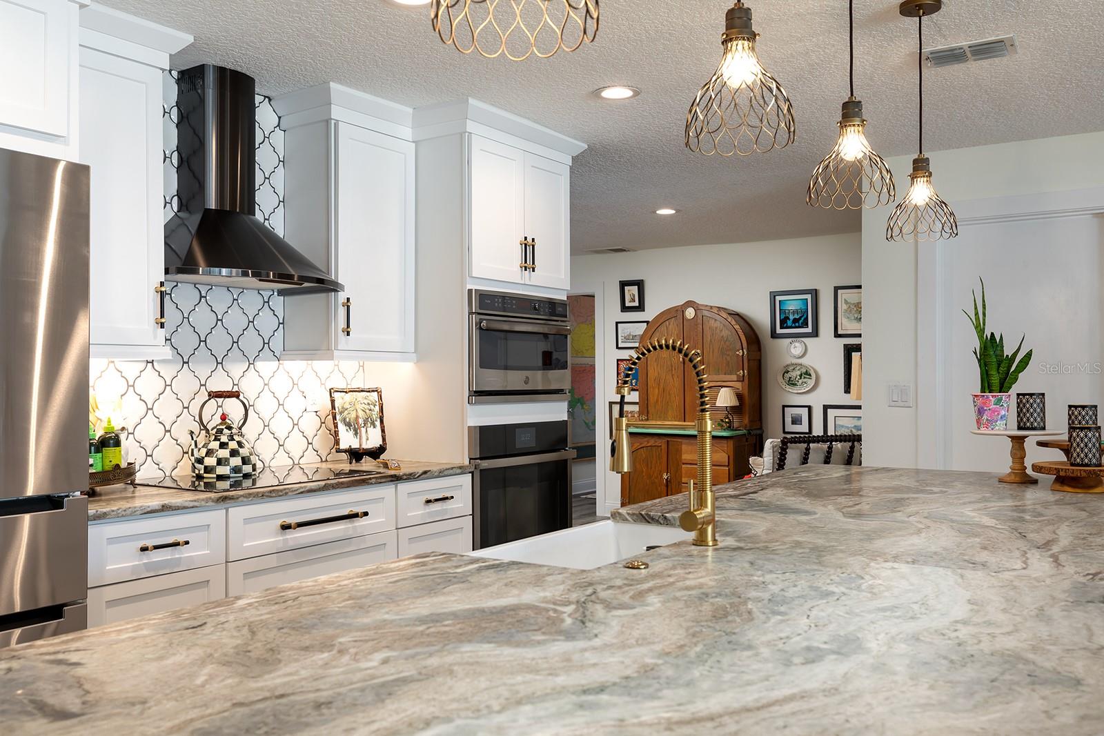 2415 EATON LN, ORLANDO, FL, 32804