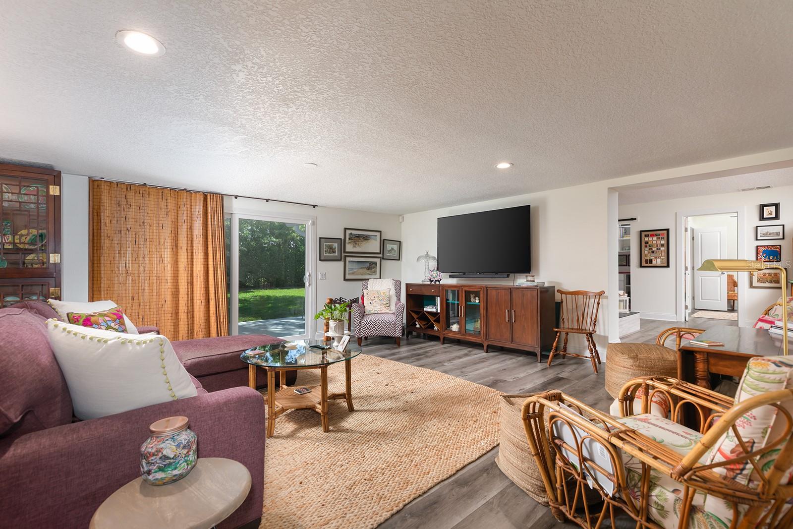 2415 EATON LN, ORLANDO, FL, 32804