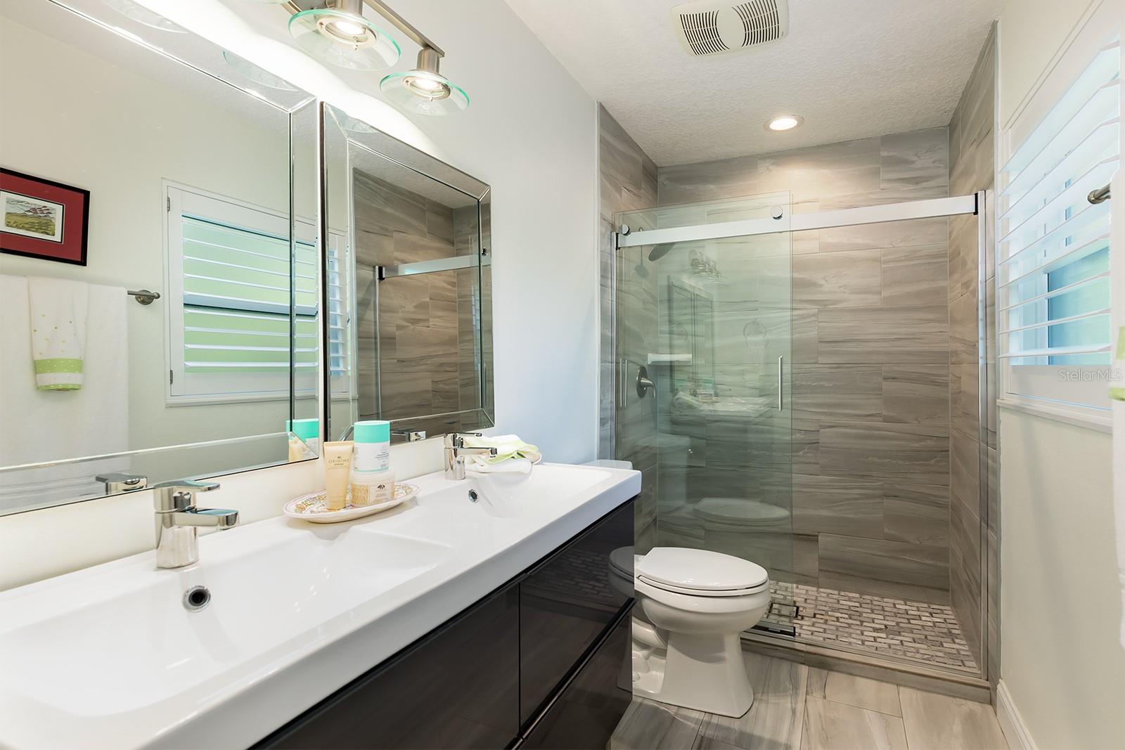 2415 EATON LN, ORLANDO, FL, 32804