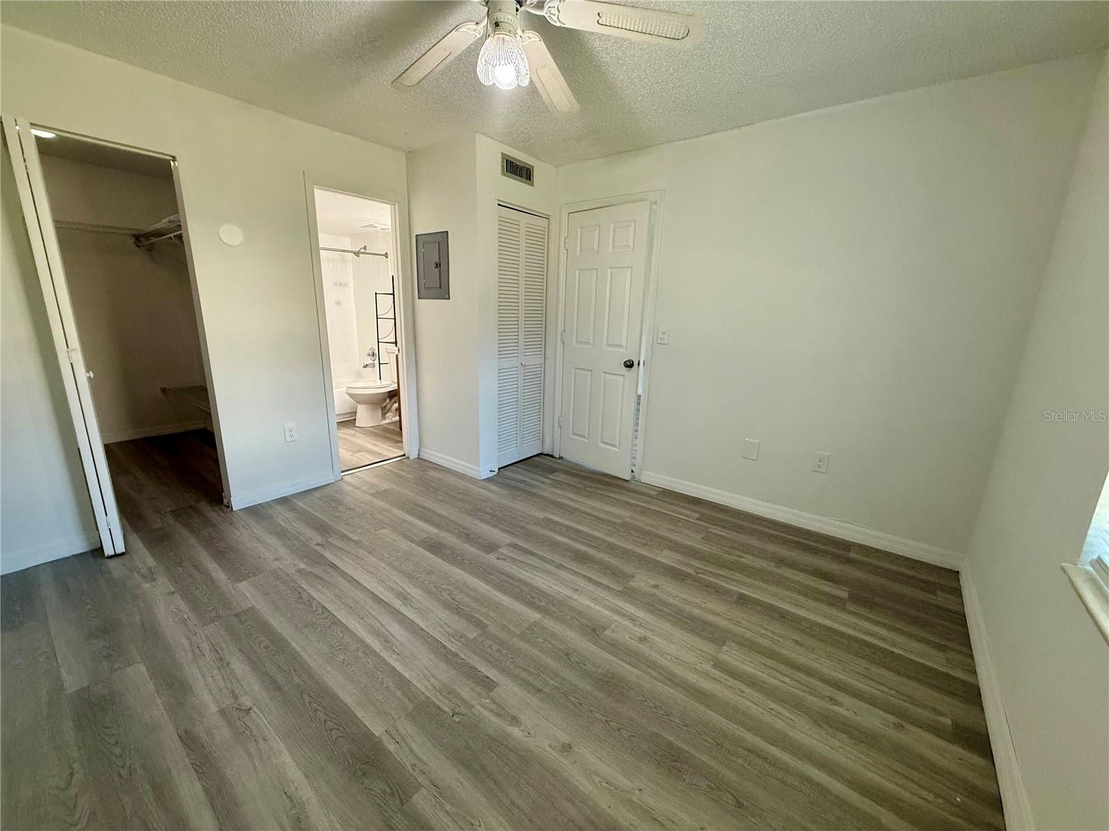 9013 WESTCHESTER CIR #32, TAMPA, FL, 33604