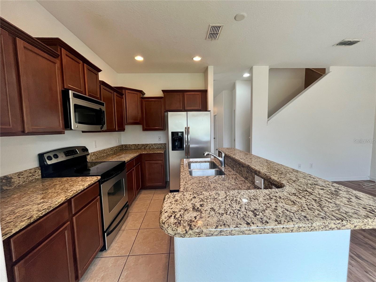 10935 SAVANNAH LANDING CIR, ORLANDO, FL, 32832