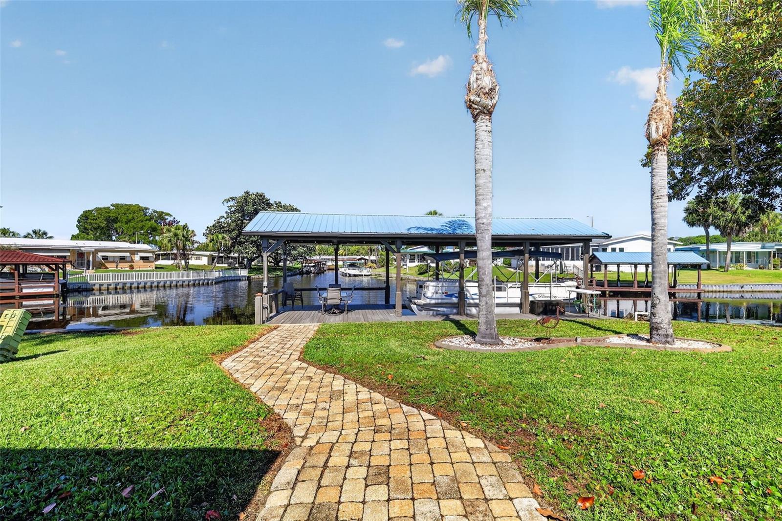 1015 SOUTHLAND DR, TAVARES, FL, 32778