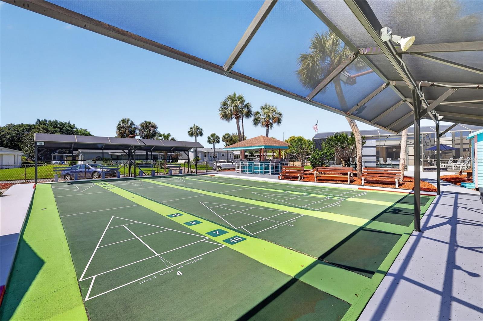 1015 SOUTHLAND DR, TAVARES, FL, 32778