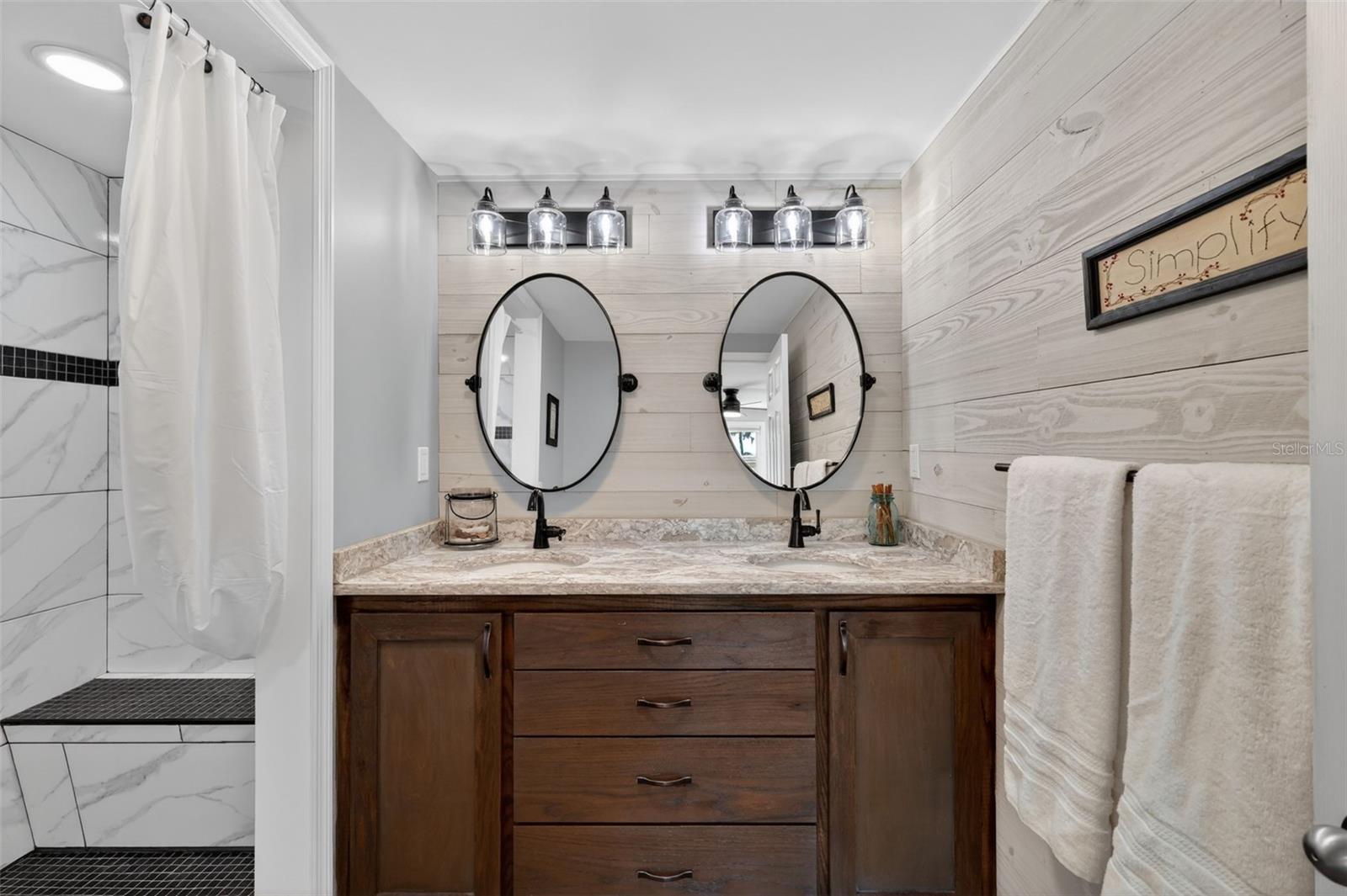 1015 SOUTHLAND DR, TAVARES, FL, 32778