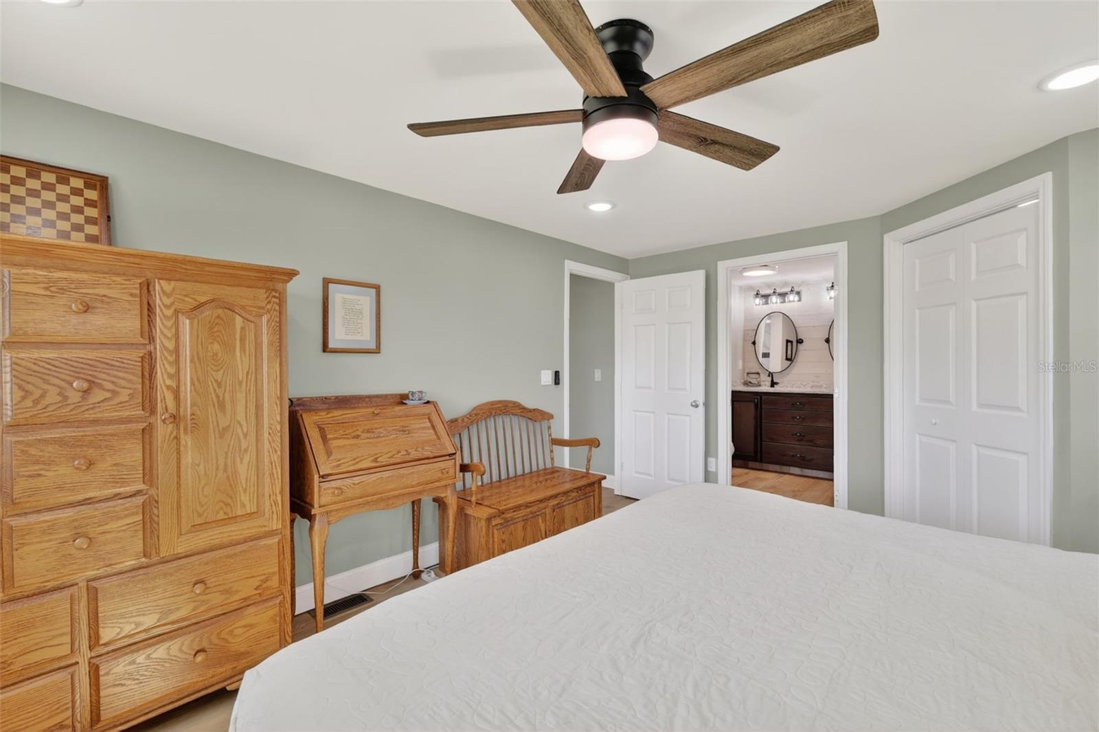 1015 SOUTHLAND DR, TAVARES, FL, 32778