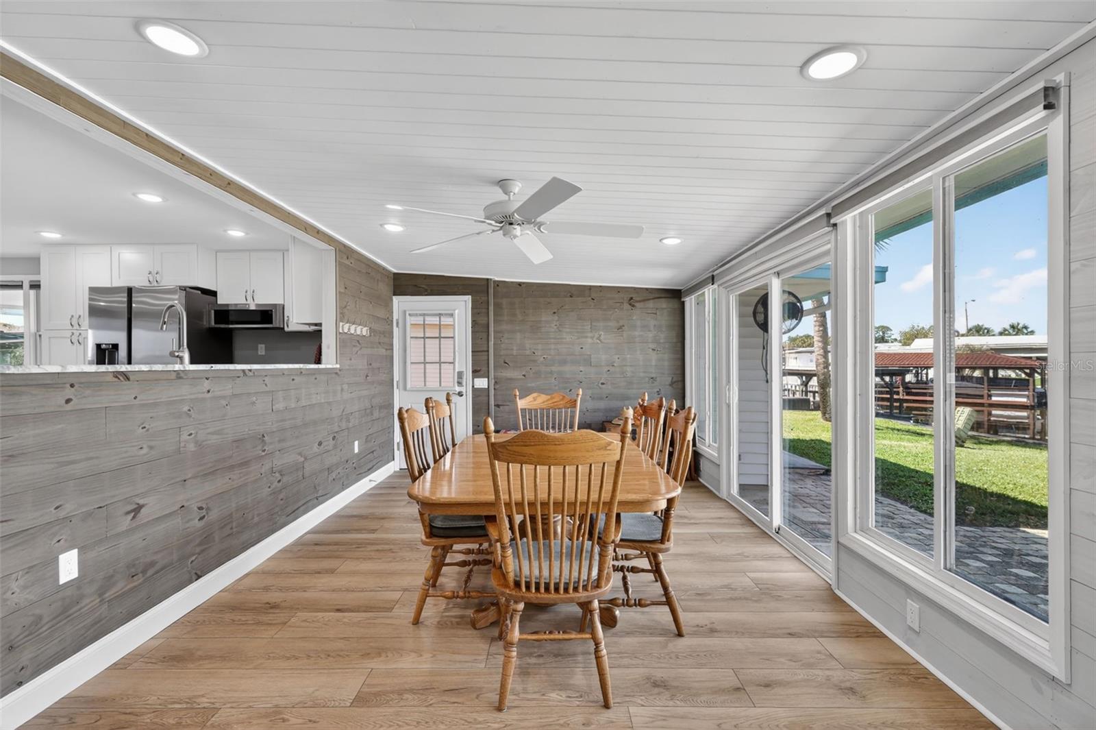 1015 SOUTHLAND DR, TAVARES, FL, 32778