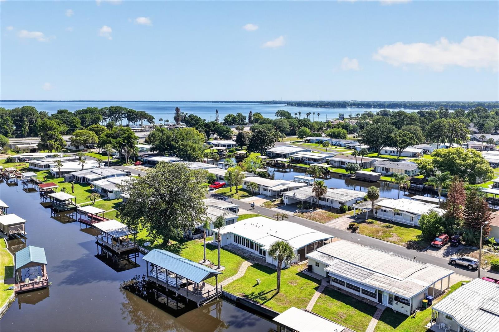 1015 SOUTHLAND DR, TAVARES, FL, 32778