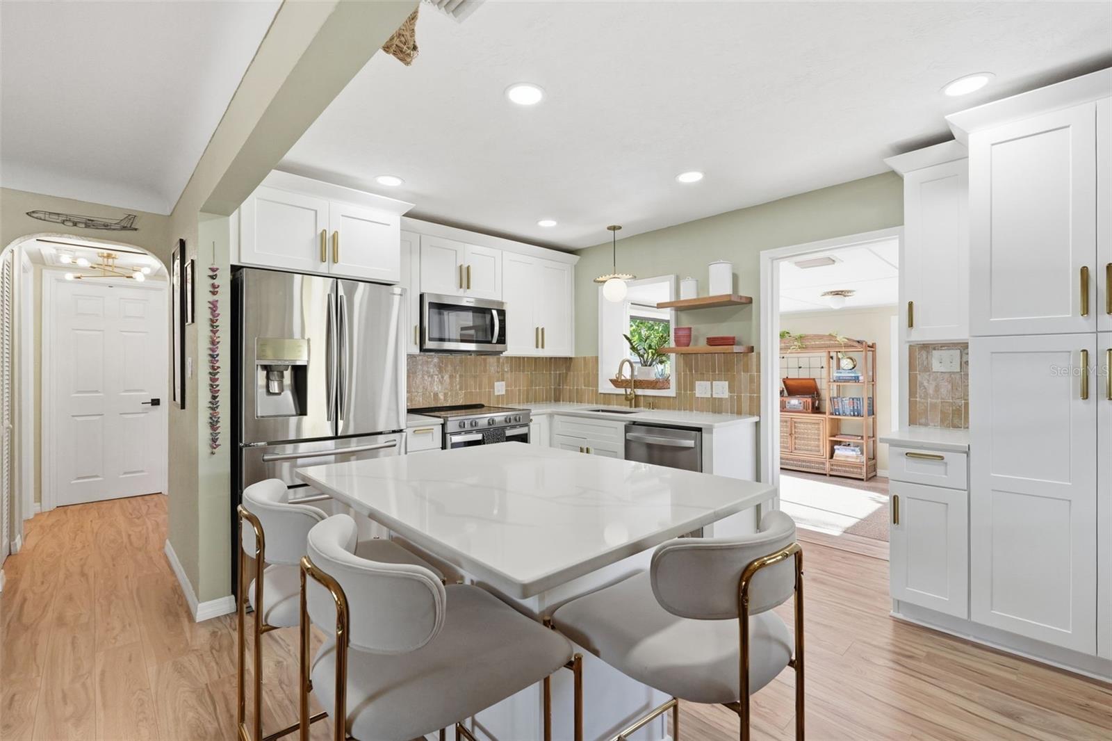 3136 9TH AVE N, ST PETERSBURG, FL, 33713