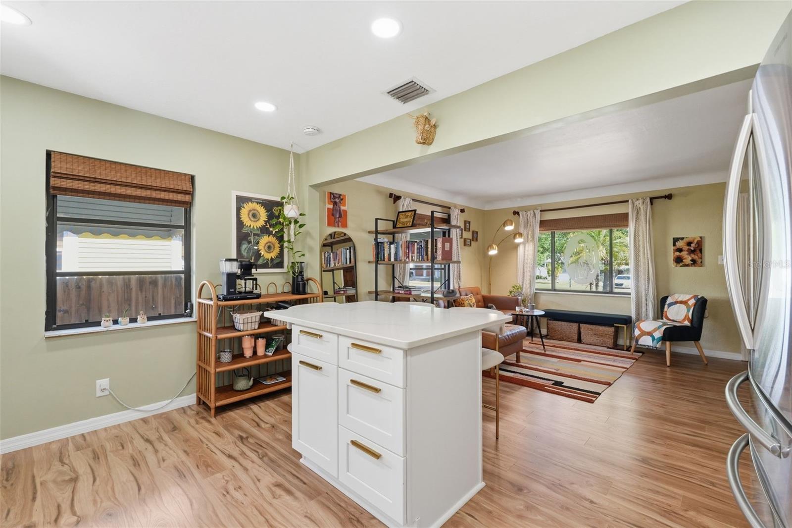 3136 9TH AVE N, ST PETERSBURG, FL, 33713