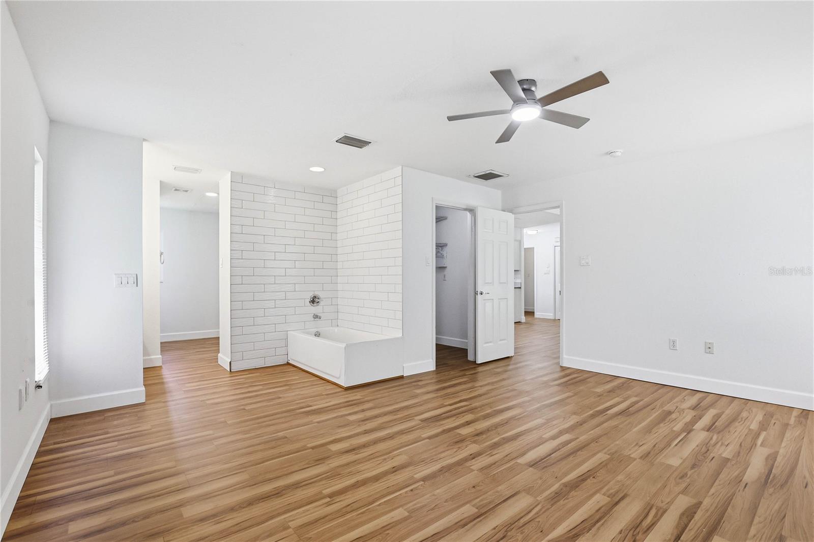 403 WENDEL AVE, LITHIA, FL, 33547