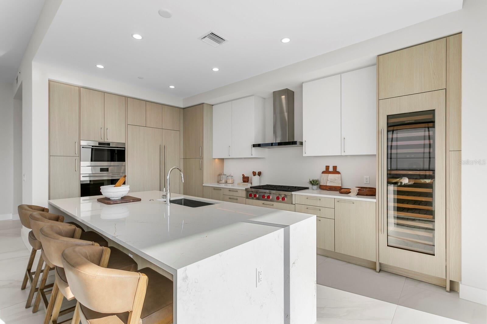 275 1ST AVE S #4101, ST PETERSBURG, FL, 33701