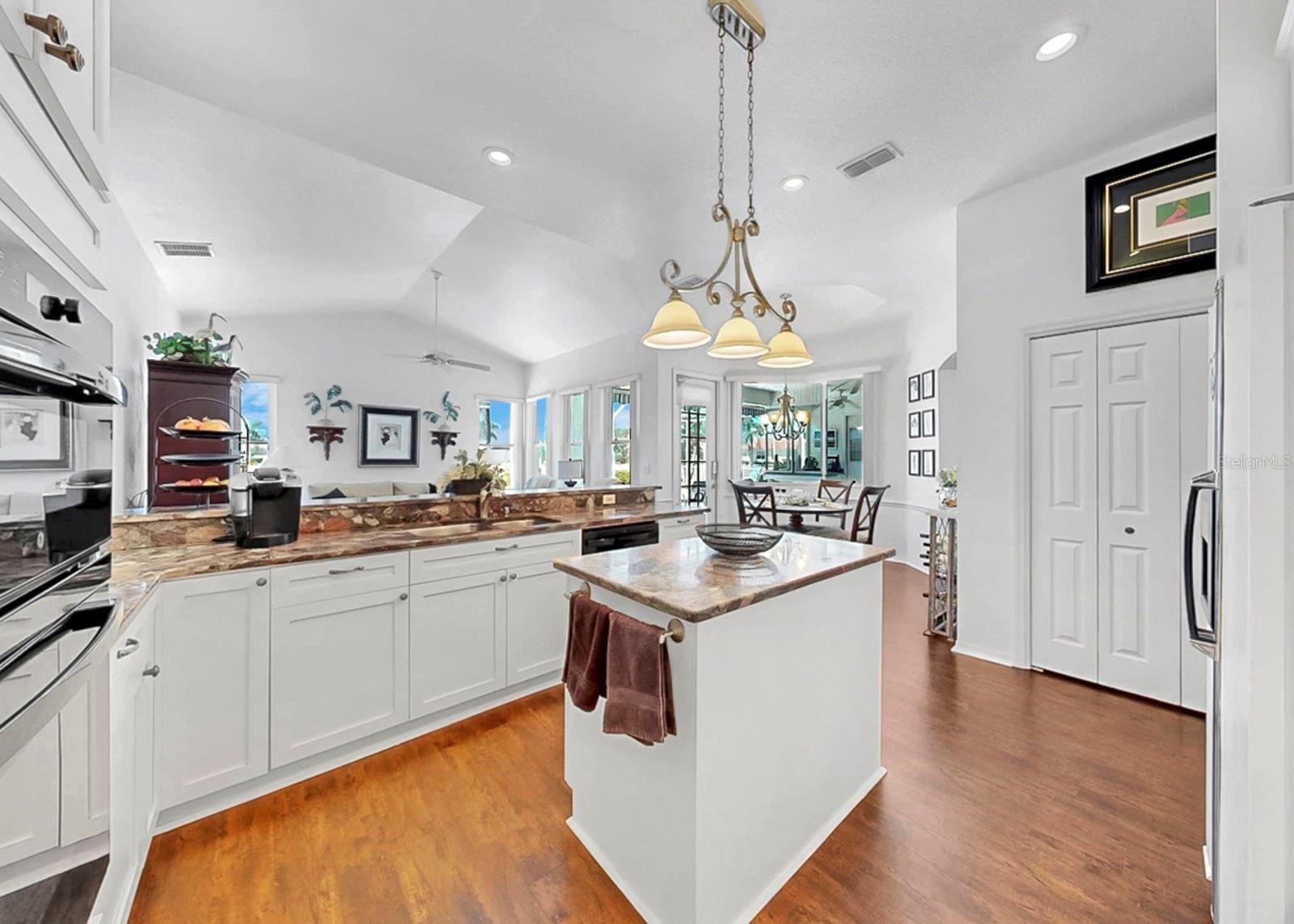 2328 PLATINUM DR, SUN CITY CENTER, FL, 33573