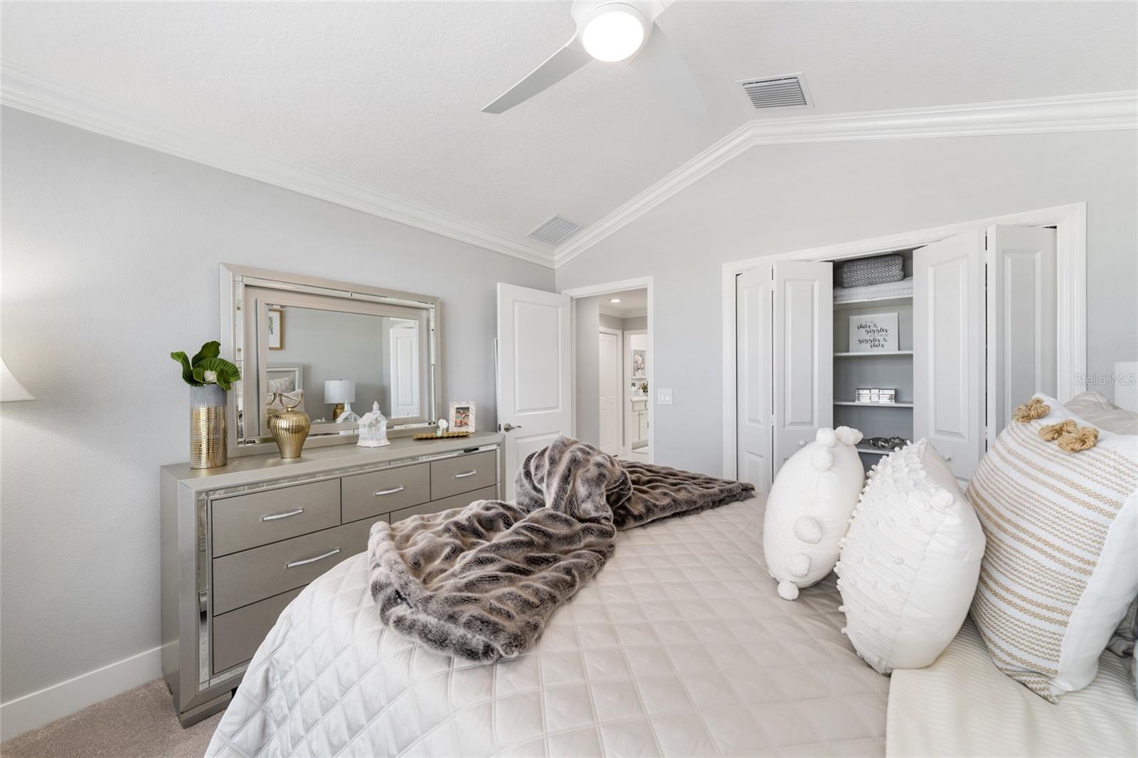 5681 HENRY LOOP, THE VILLAGES, FL, 32163