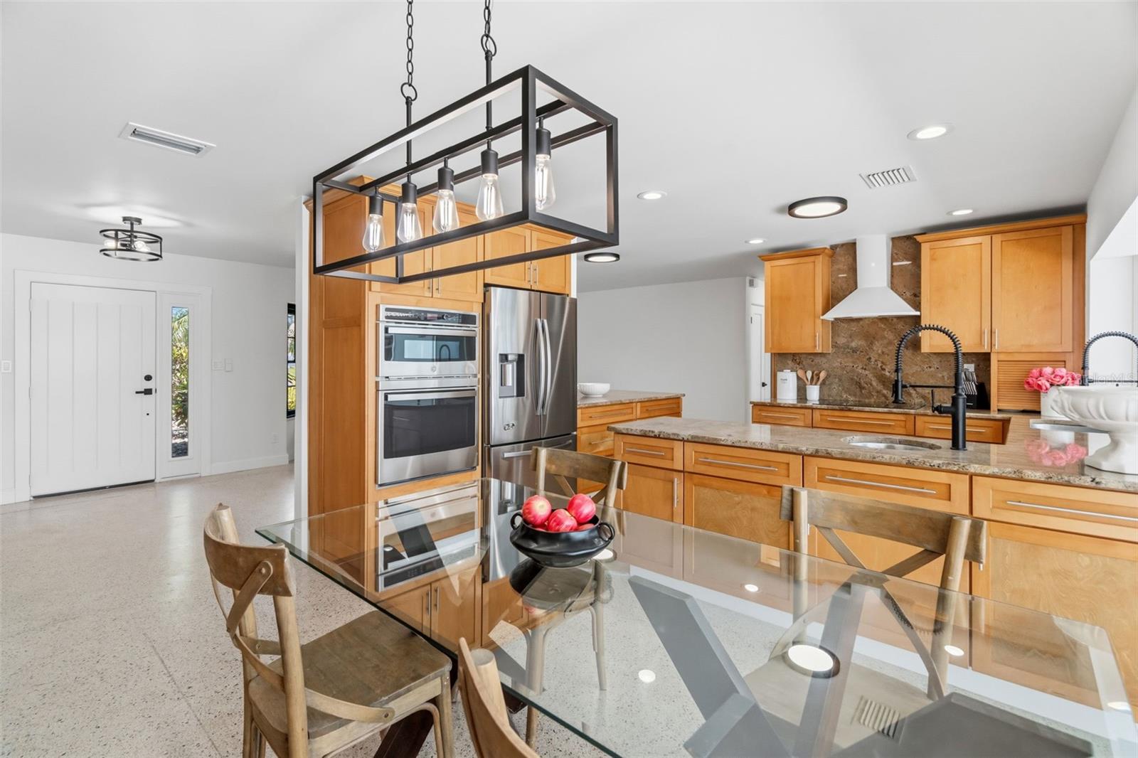 11900 7TH ST E, TREASURE ISLAND, FL, 33706