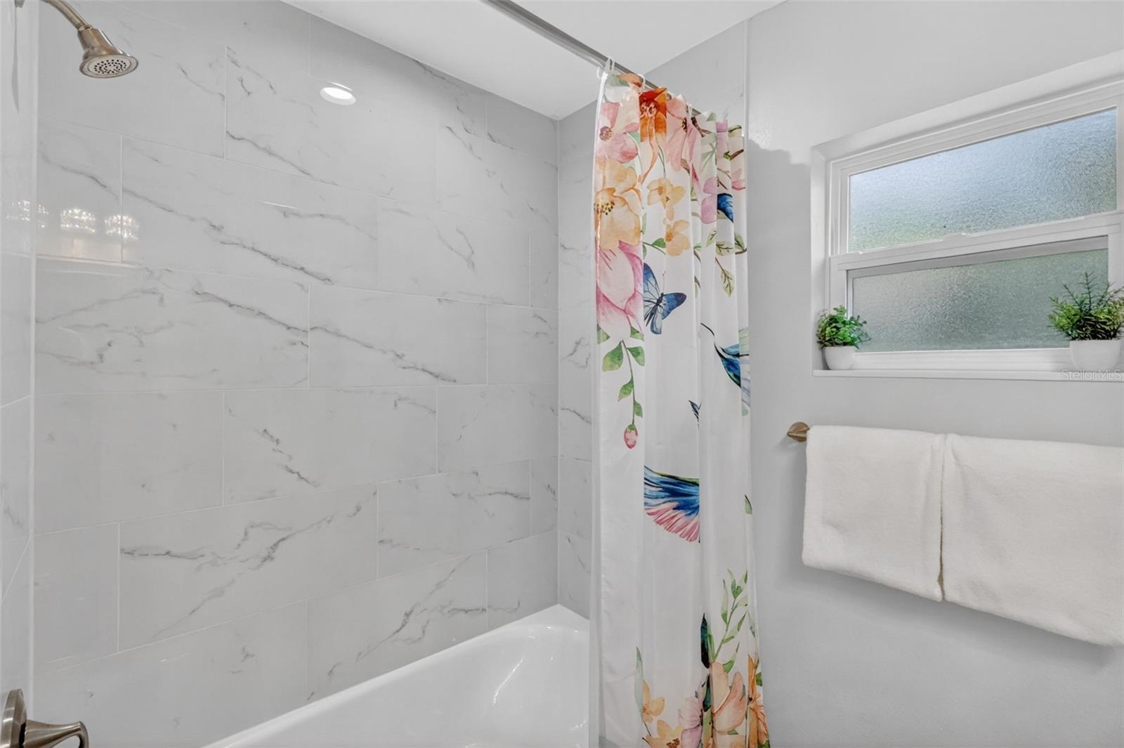 335 VINCENT DR, MOUNT DORA, FL, 32757