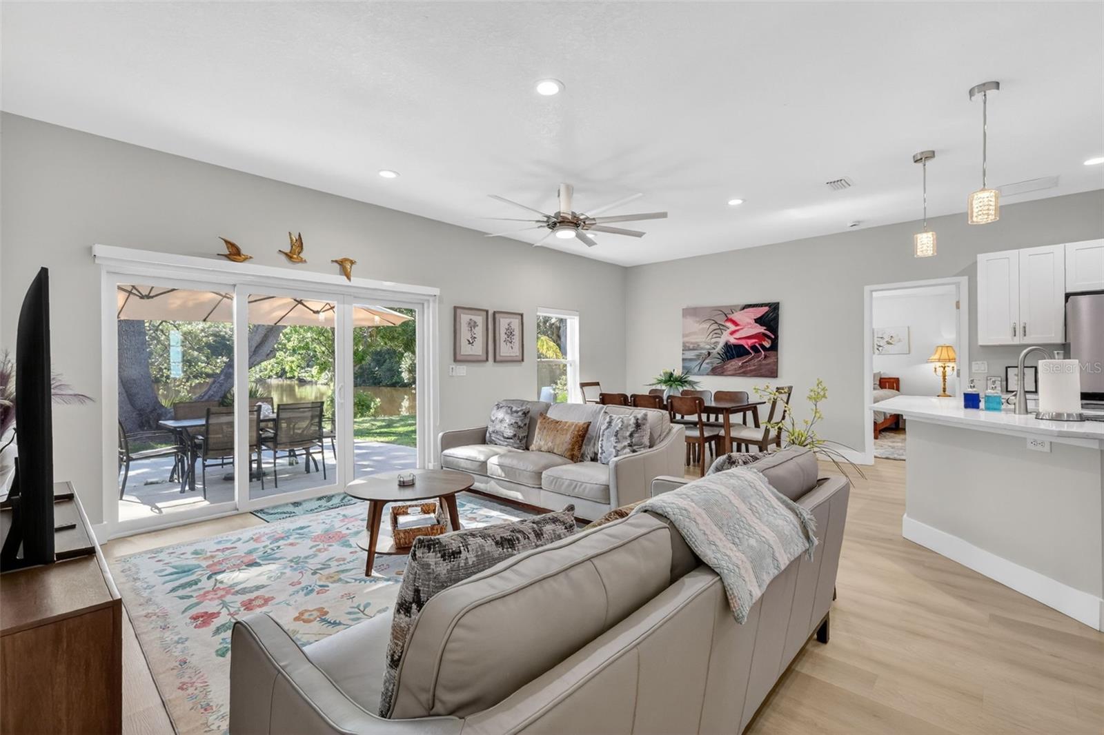 335 VINCENT DR, MOUNT DORA, FL, 32757