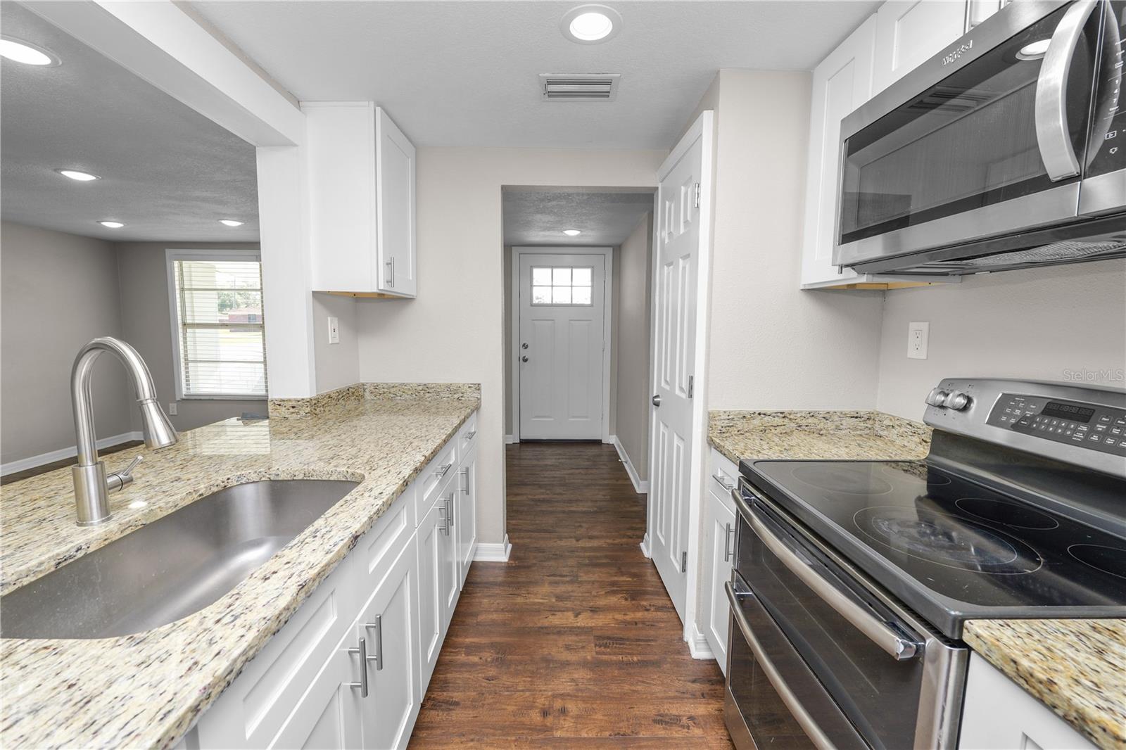 1101 S GIBBS ST, PLANT CITY, FL, 33563