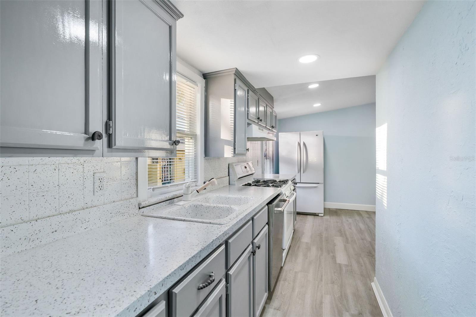 412 PLEASANT ST, CLEARWATER, FL, 33755