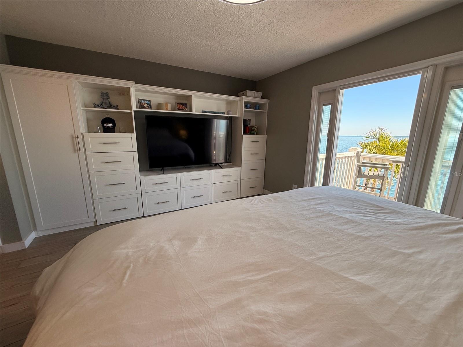 4942 COQUINA KEY DR SE, ST PETERSBURG, FL, 33705