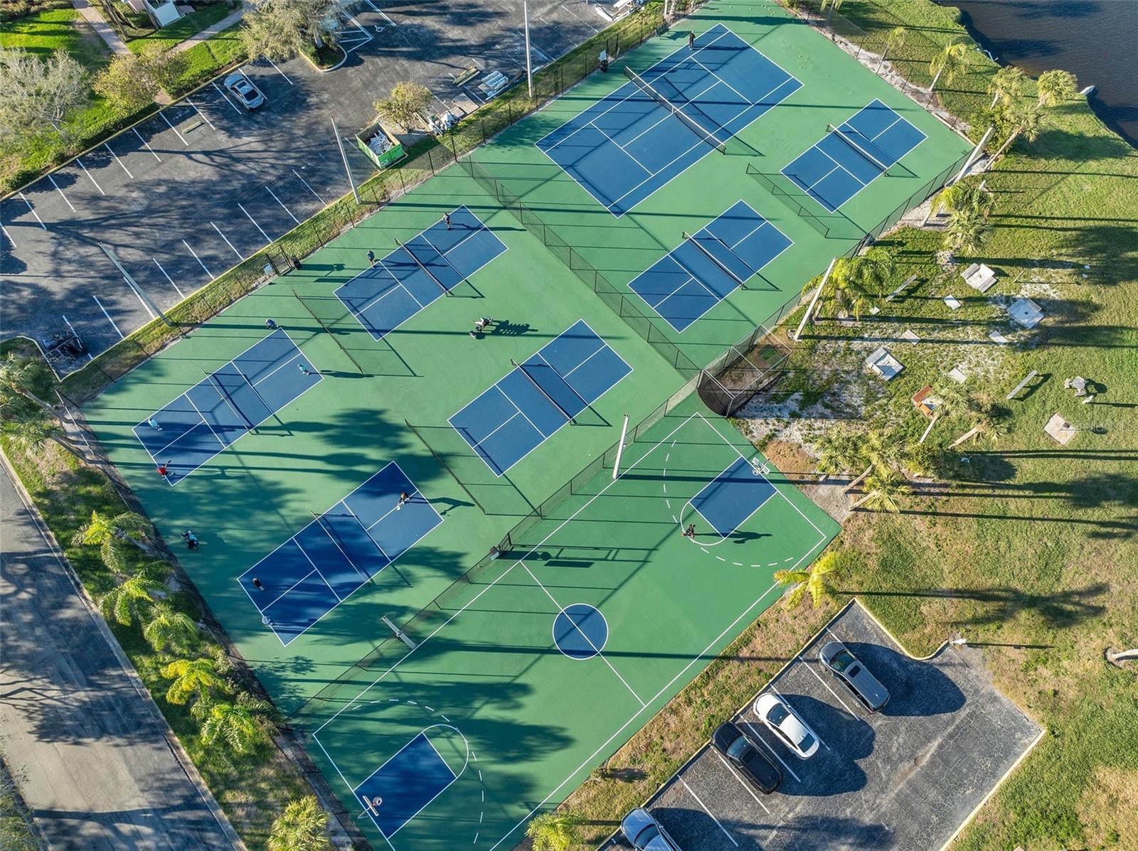 4942 COQUINA KEY DR SE, ST PETERSBURG, FL, 33705