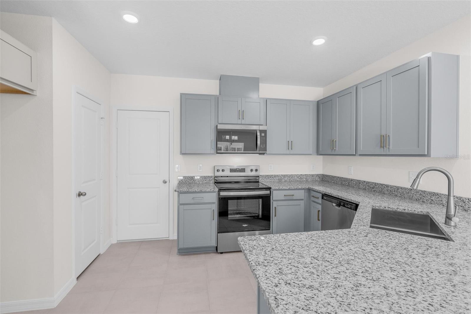 2833 MOONSHADOW CT, CLERMONT, FL, 34714