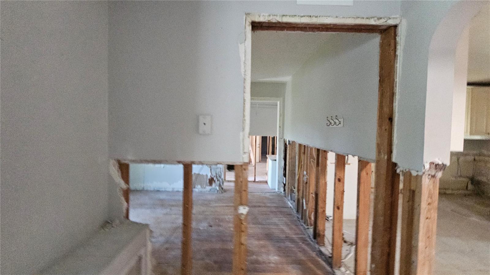 208 48TH AVE N, ST PETERSBURG, FL, 33703