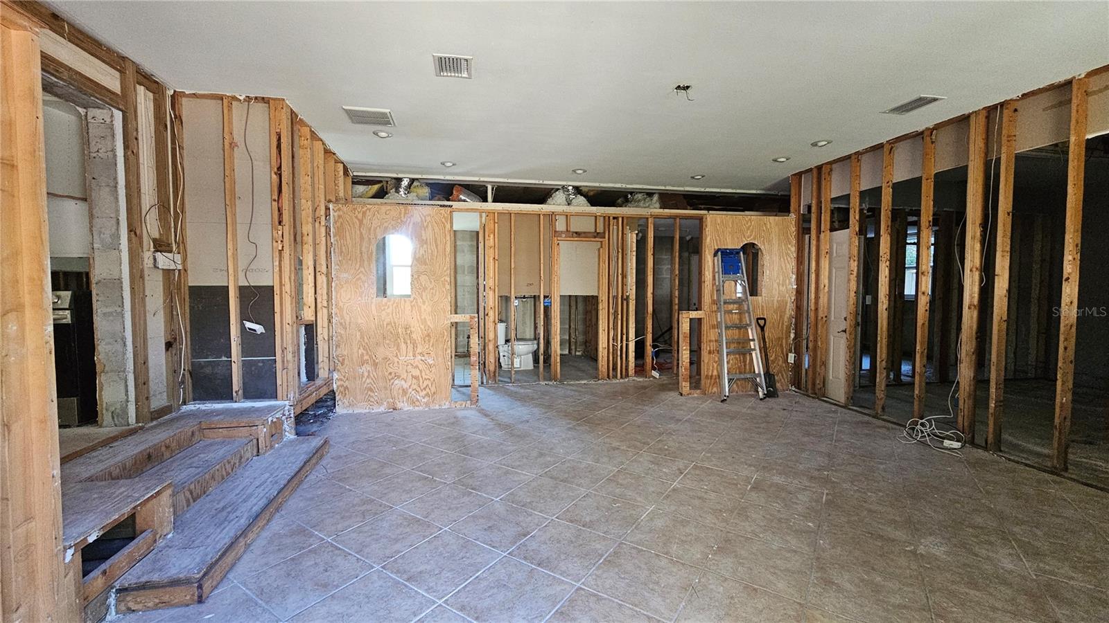 208 48TH AVE N, ST PETERSBURG, FL, 33703